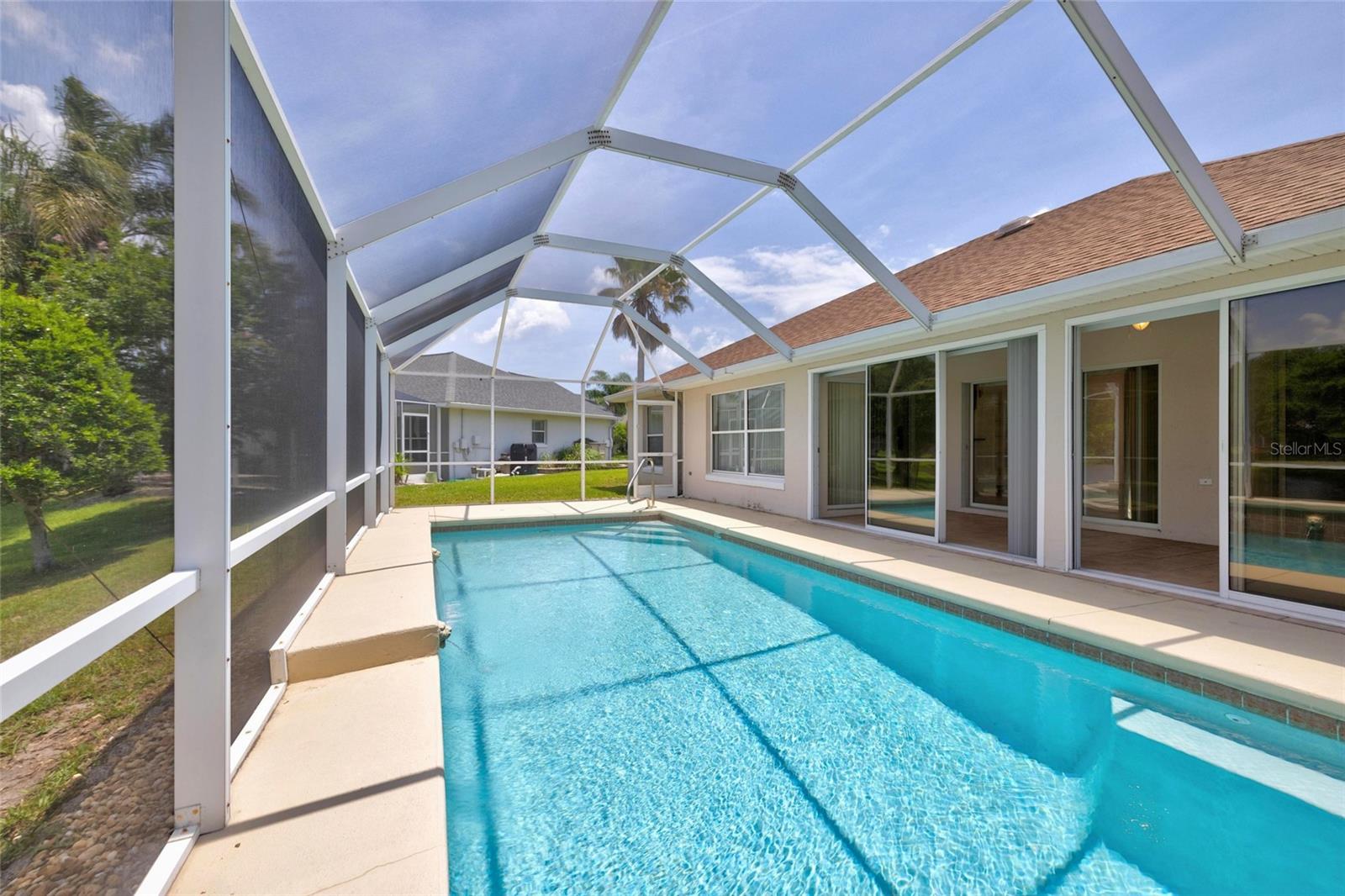 COMMODORE'S CLUB - Residential