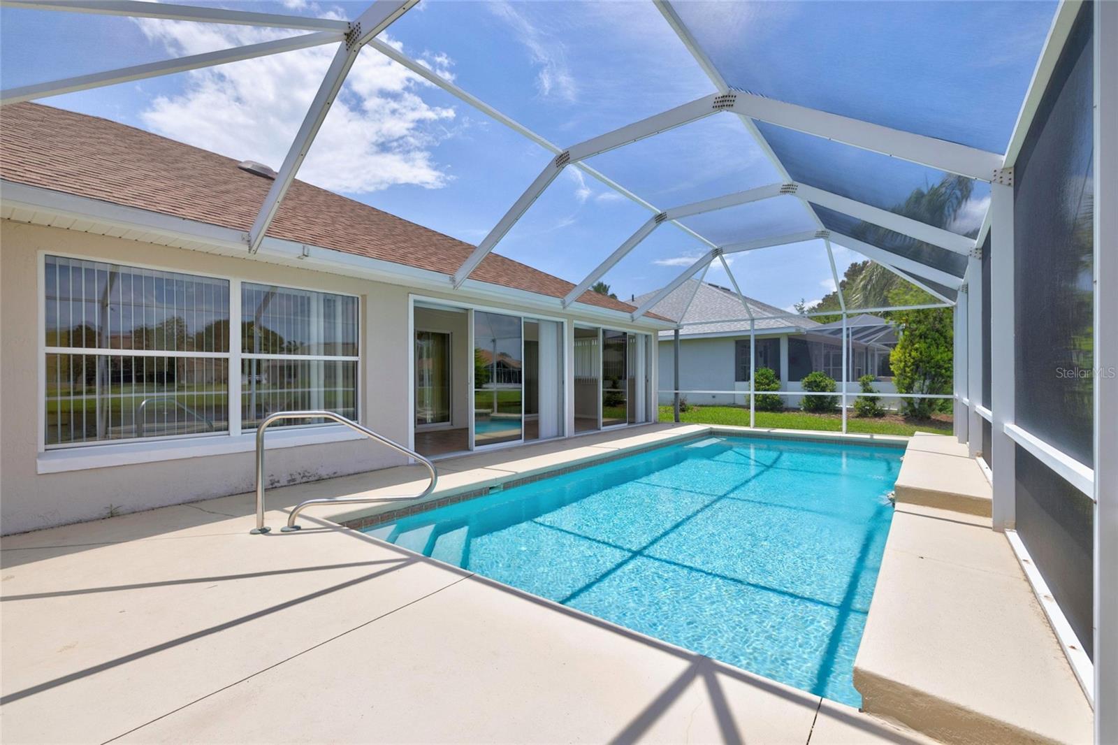 COMMODORE'S CLUB - Residential