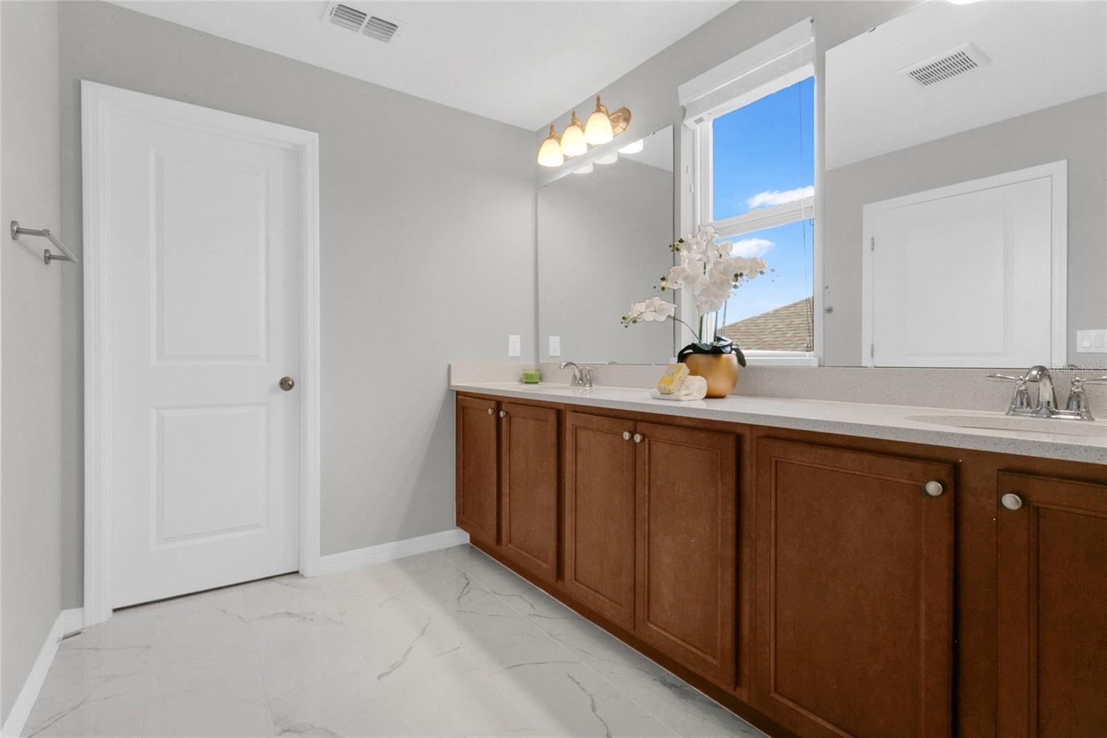 WAVERLY WALK - Residential
