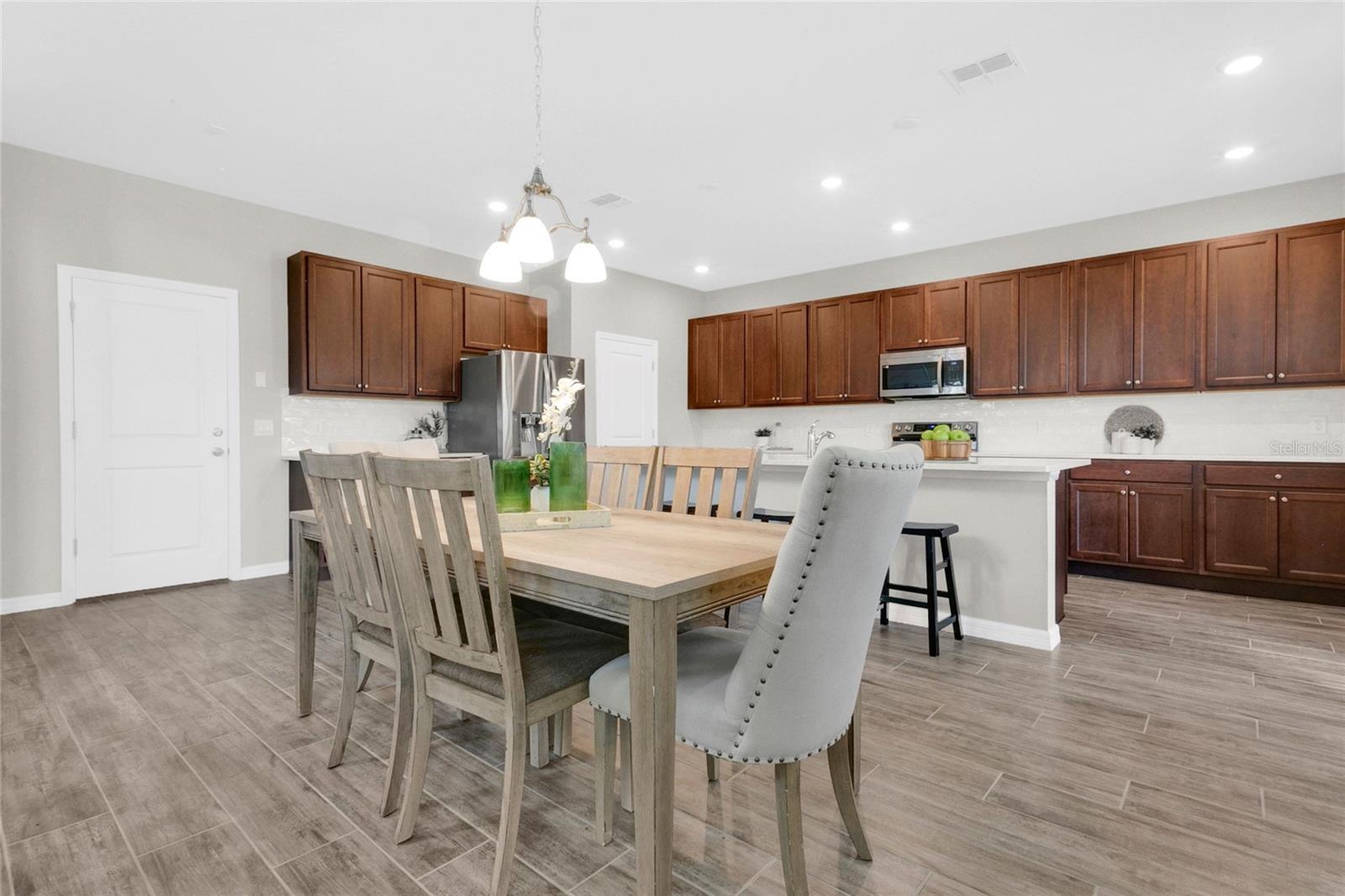 WAVERLY WALK - Residential