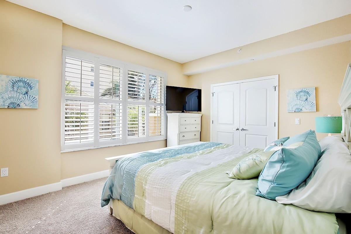DOLPHIN KEY CONDO - Residential