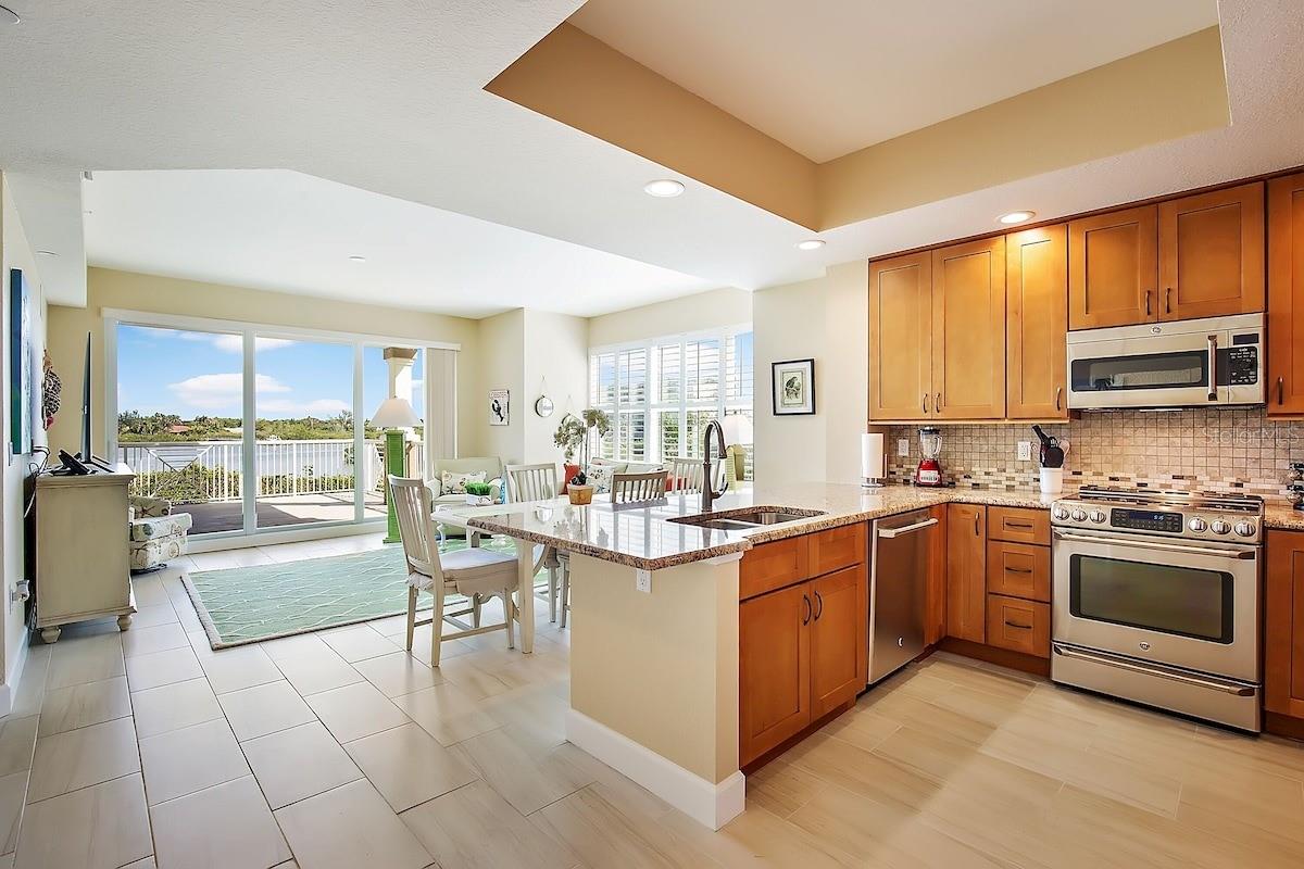 DOLPHIN KEY CONDO - Residential