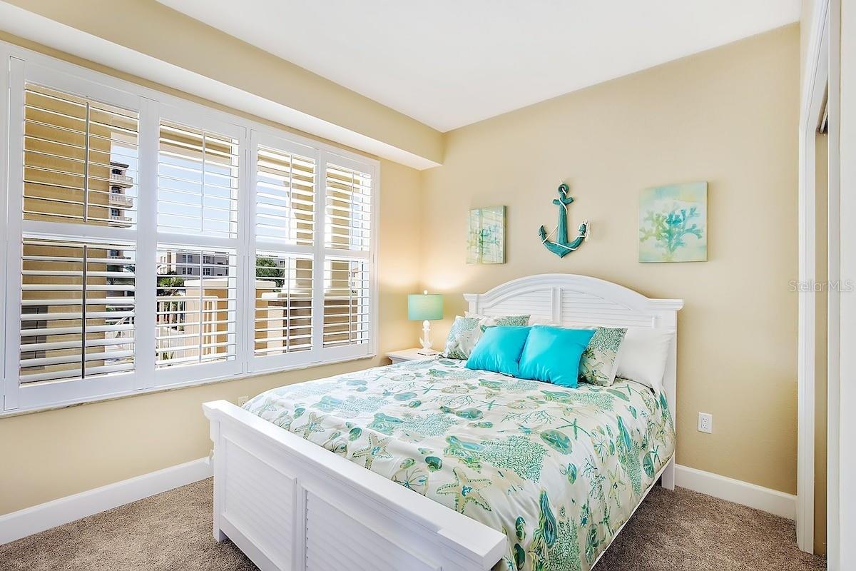 DOLPHIN KEY CONDO - Residential
