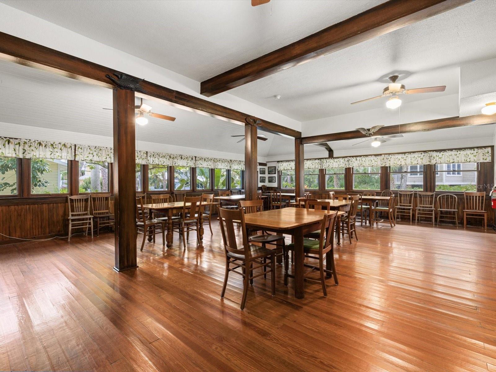 EAGLE POINT CLUB THE - Residential