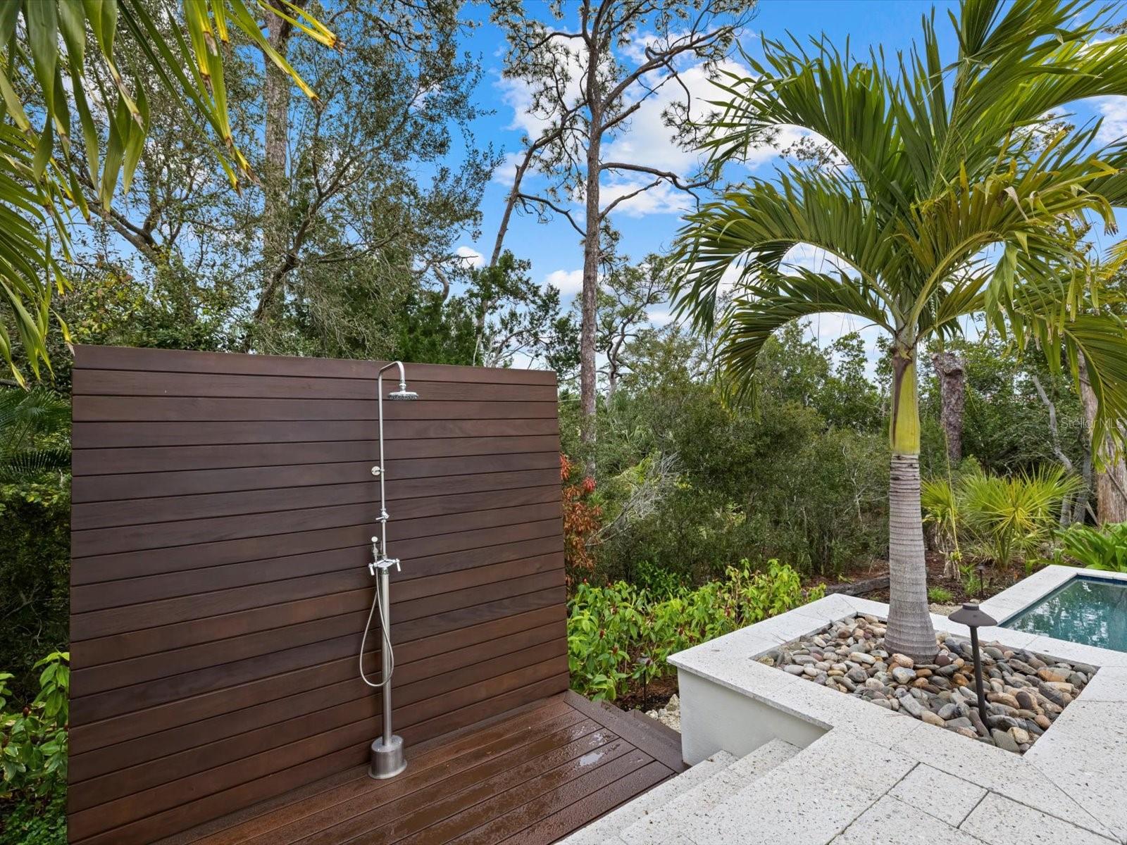 EAGLE POINT CLUB THE - Residential
