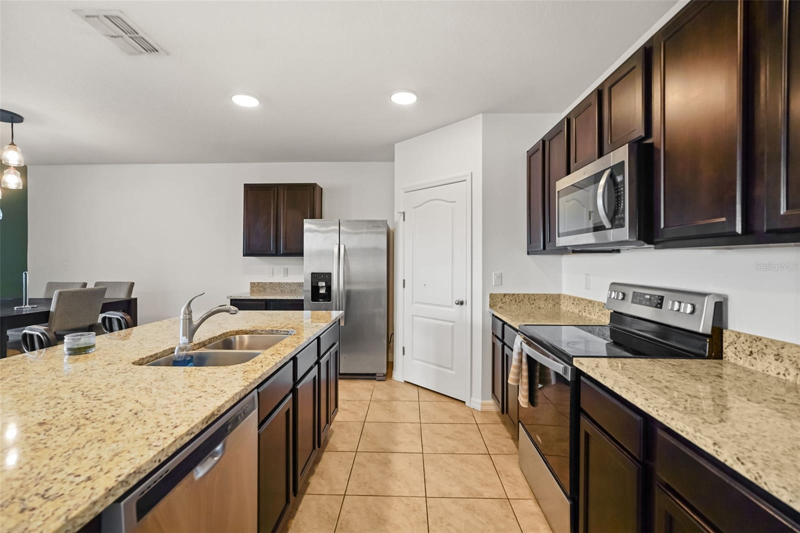 LAKE CHARLES RESIDENCE PH 1B - Residential