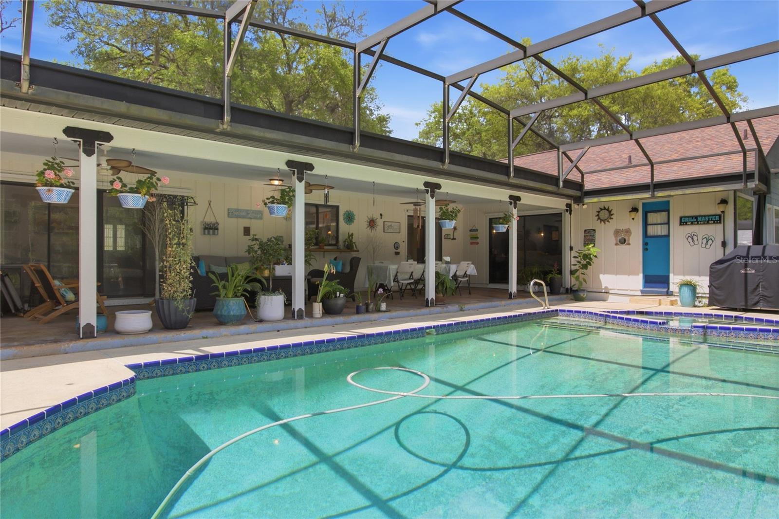 HANOVER WOODS - Residential