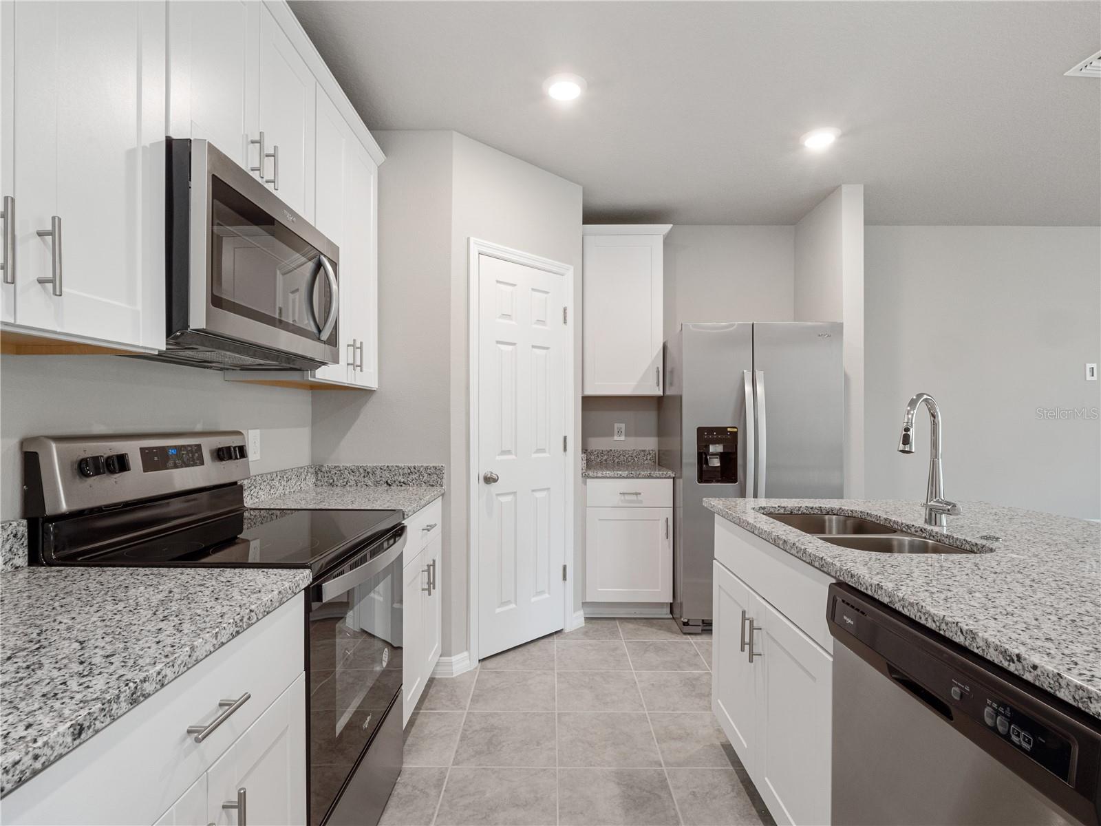 LEGACY UNION - Residential Lease
