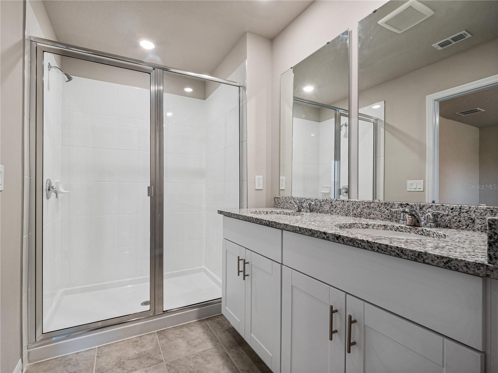 LEGACY UNION - Residential Lease