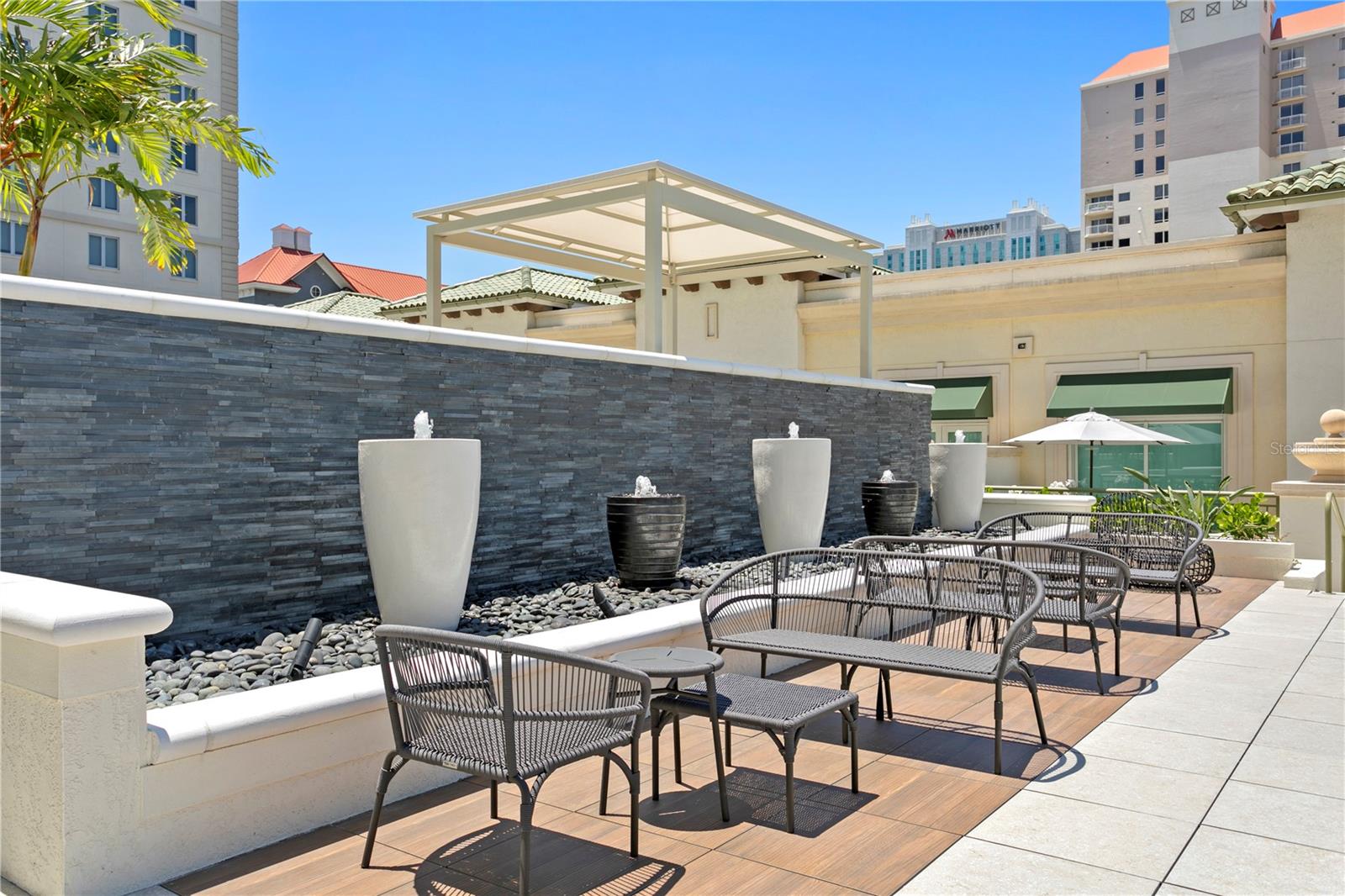 THE PLAZA HARBOUR ISLAND A CON - Residential