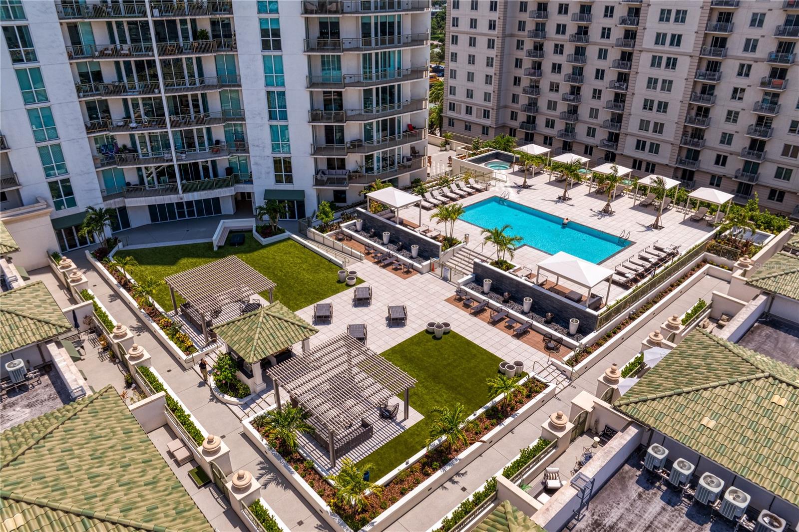 THE PLAZA HARBOUR ISLAND A CON - Residential