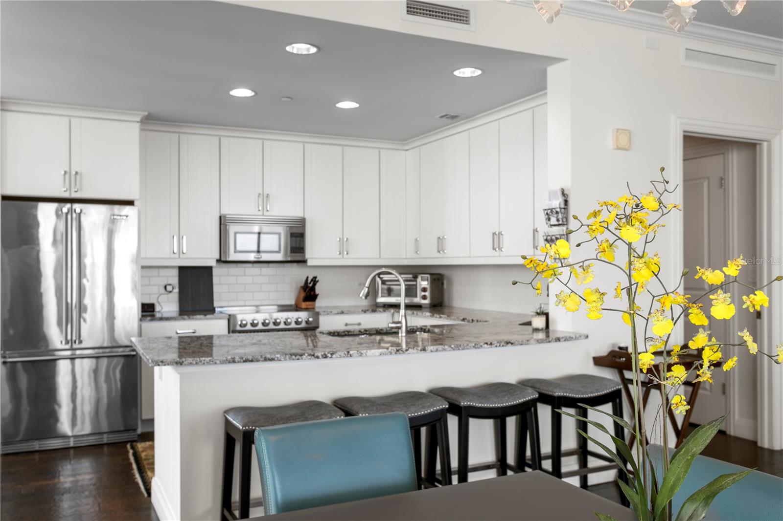 THE PLAZA HARBOUR ISLAND A CON - Residential