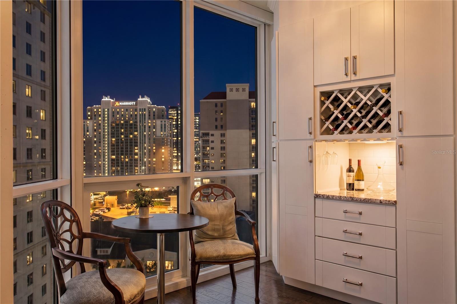 THE PLAZA HARBOUR ISLAND A CON - Residential