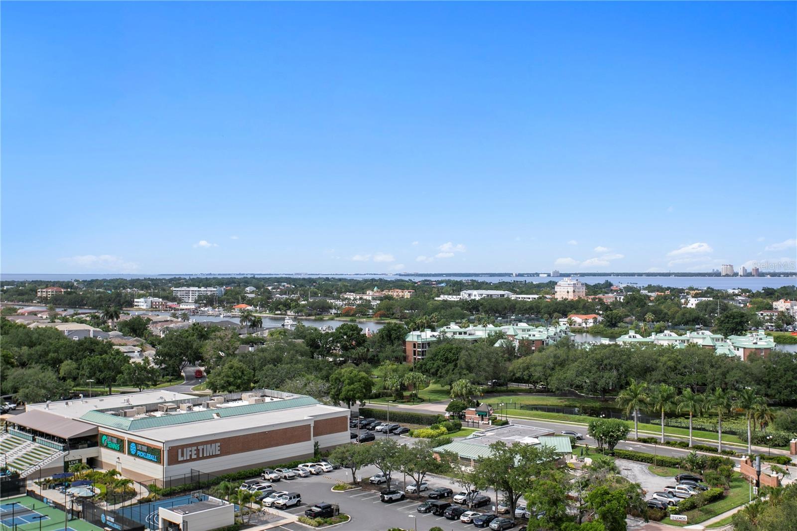 THE PLAZA HARBOUR ISLAND A CON - Residential