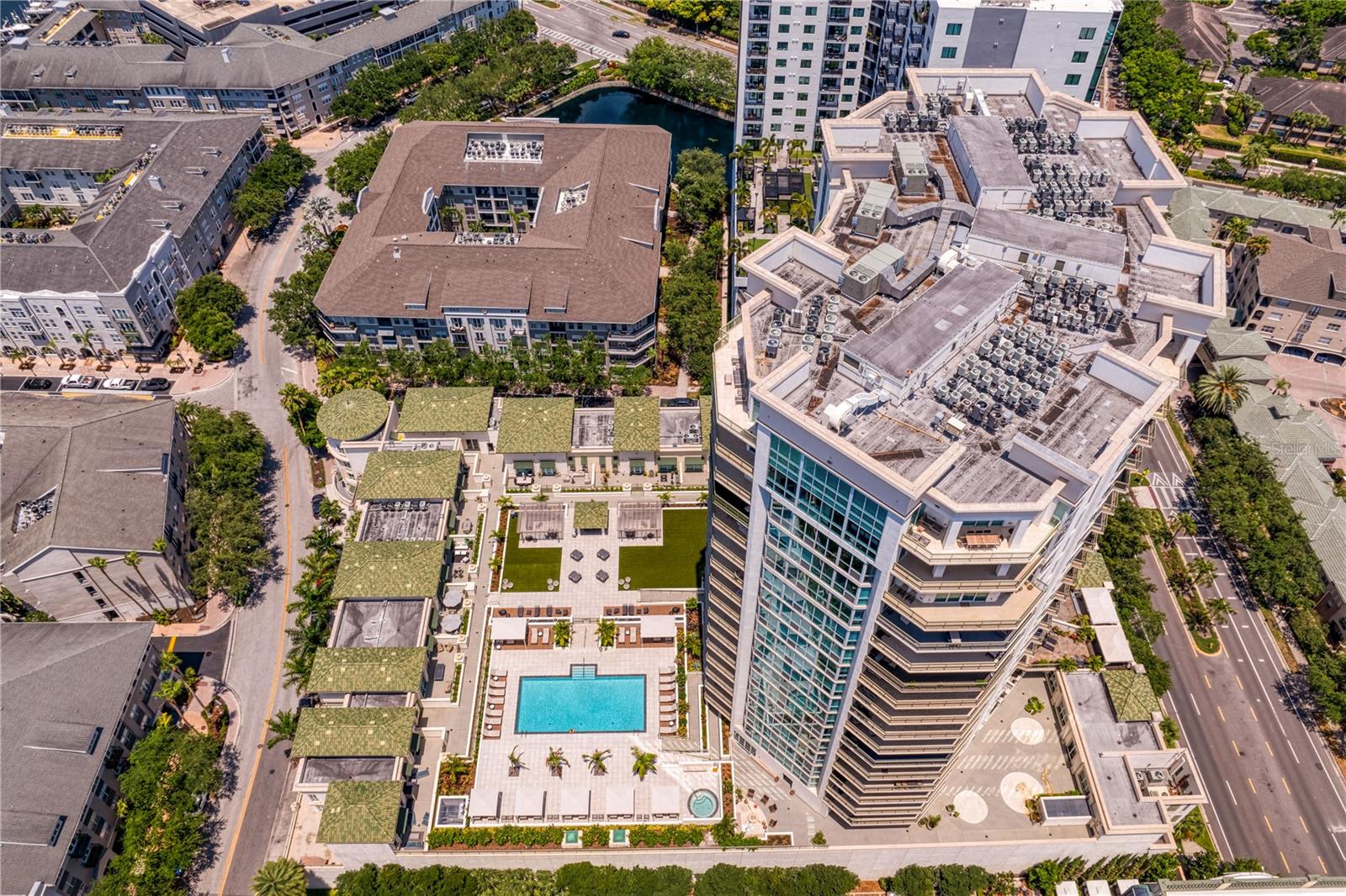 THE PLAZA HARBOUR ISLAND A CON - Residential