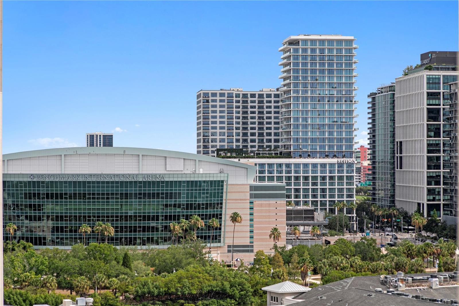 THE PLAZA HARBOUR ISLAND A CON - Residential