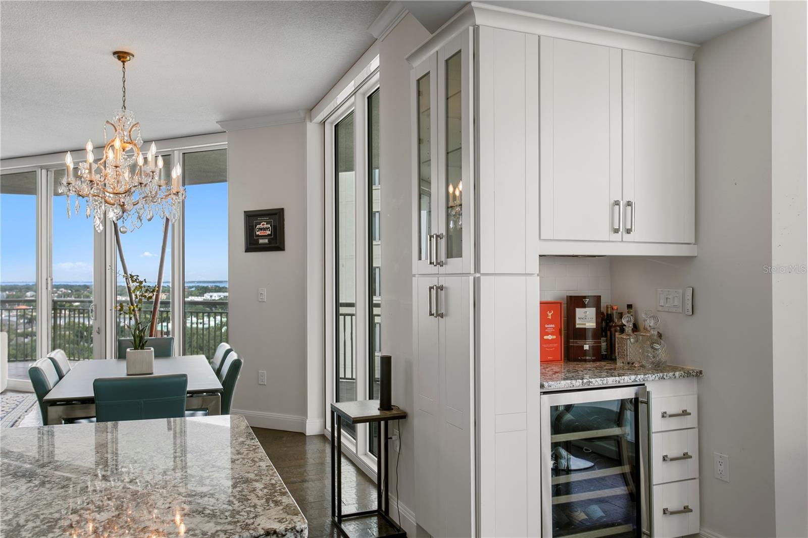 THE PLAZA HARBOUR ISLAND A CON - Residential