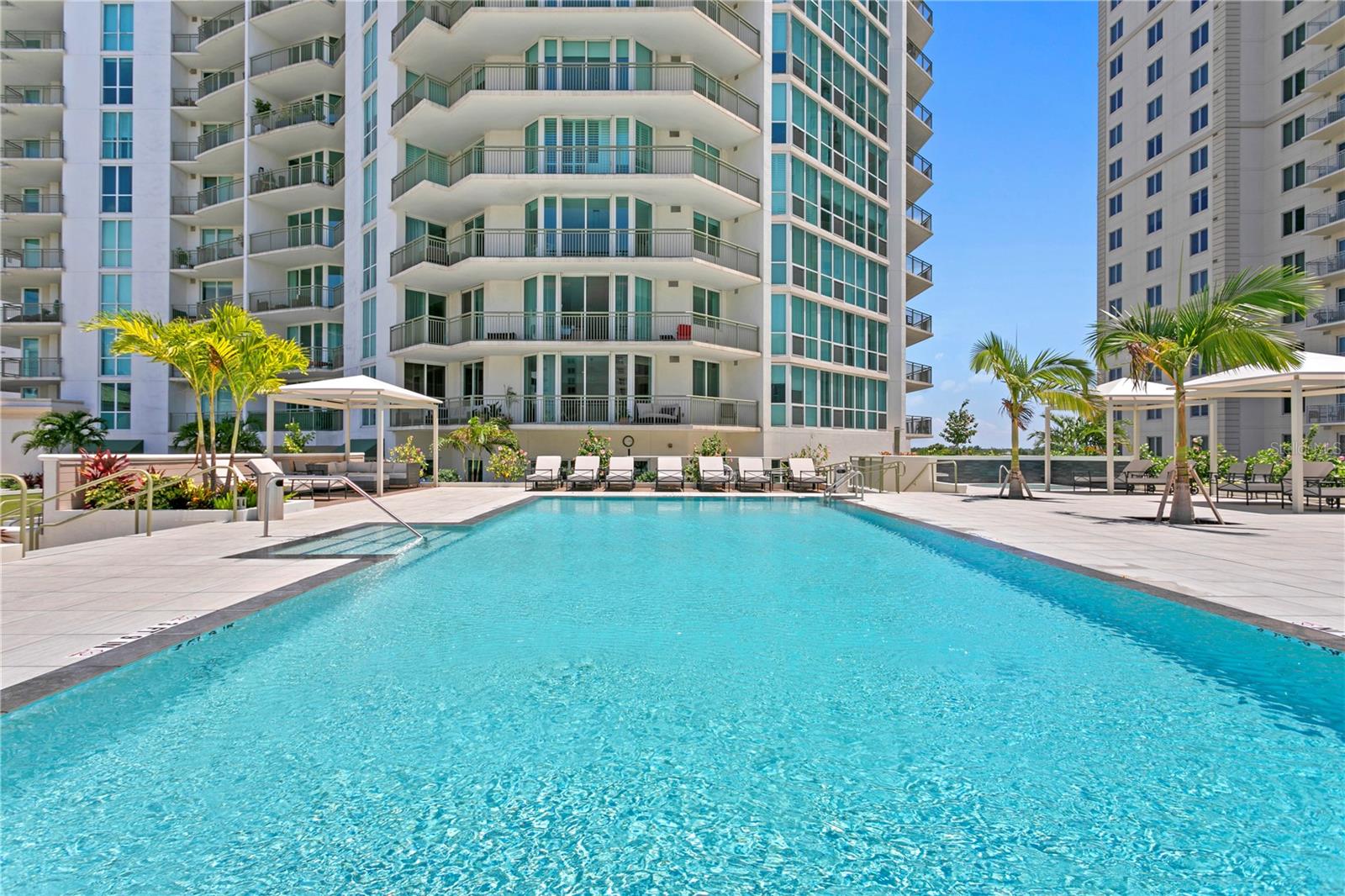 THE PLAZA HARBOUR ISLAND A CON - Residential