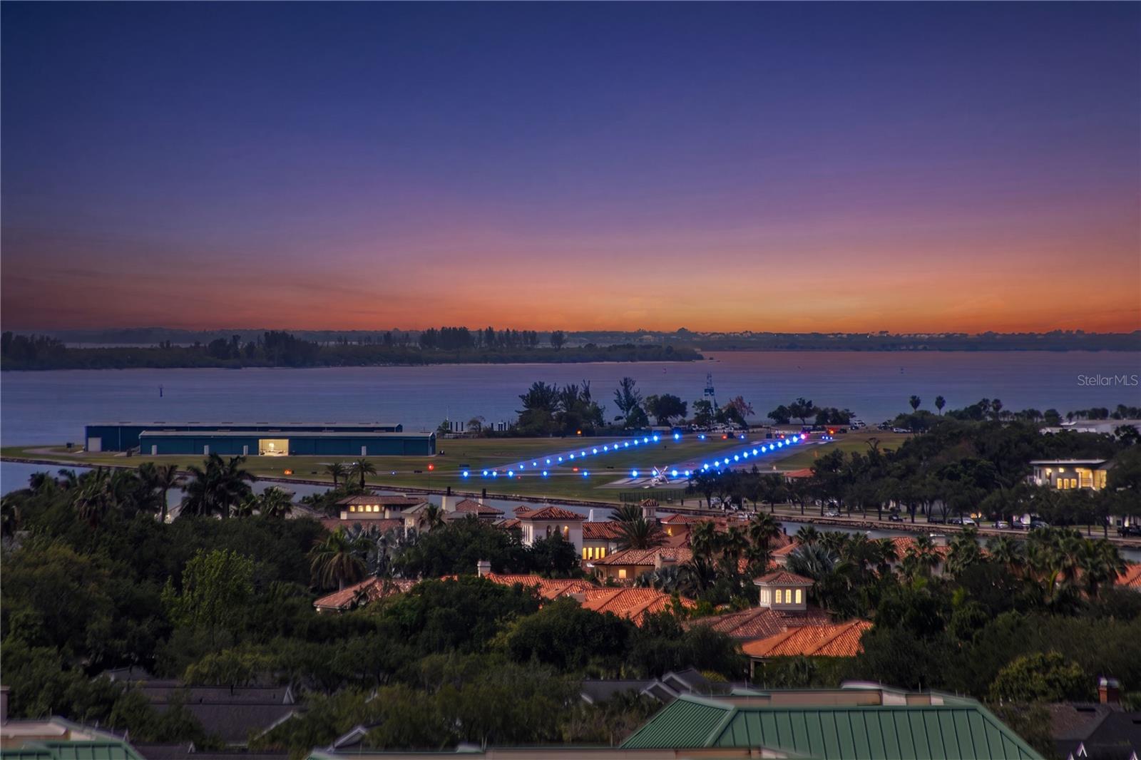 THE PLAZA HARBOUR ISLAND A CON - Residential