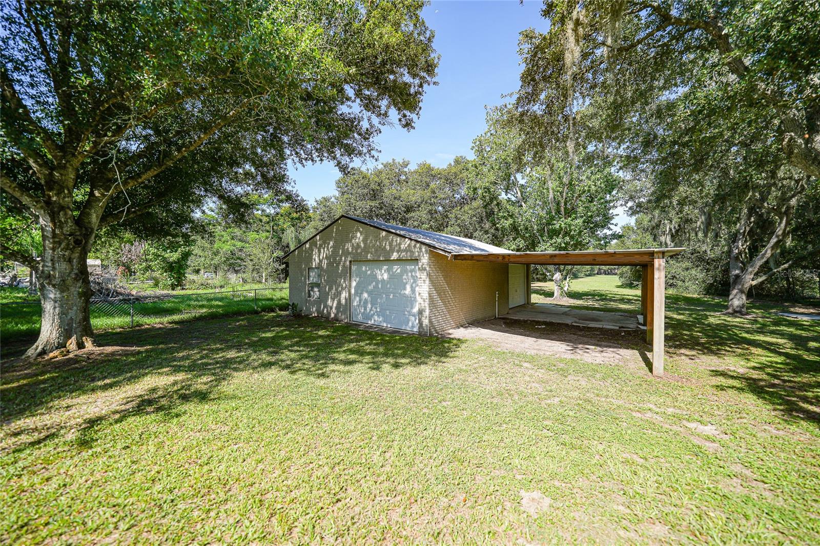 COUNTRY SHORES SEC 01 - Residential
