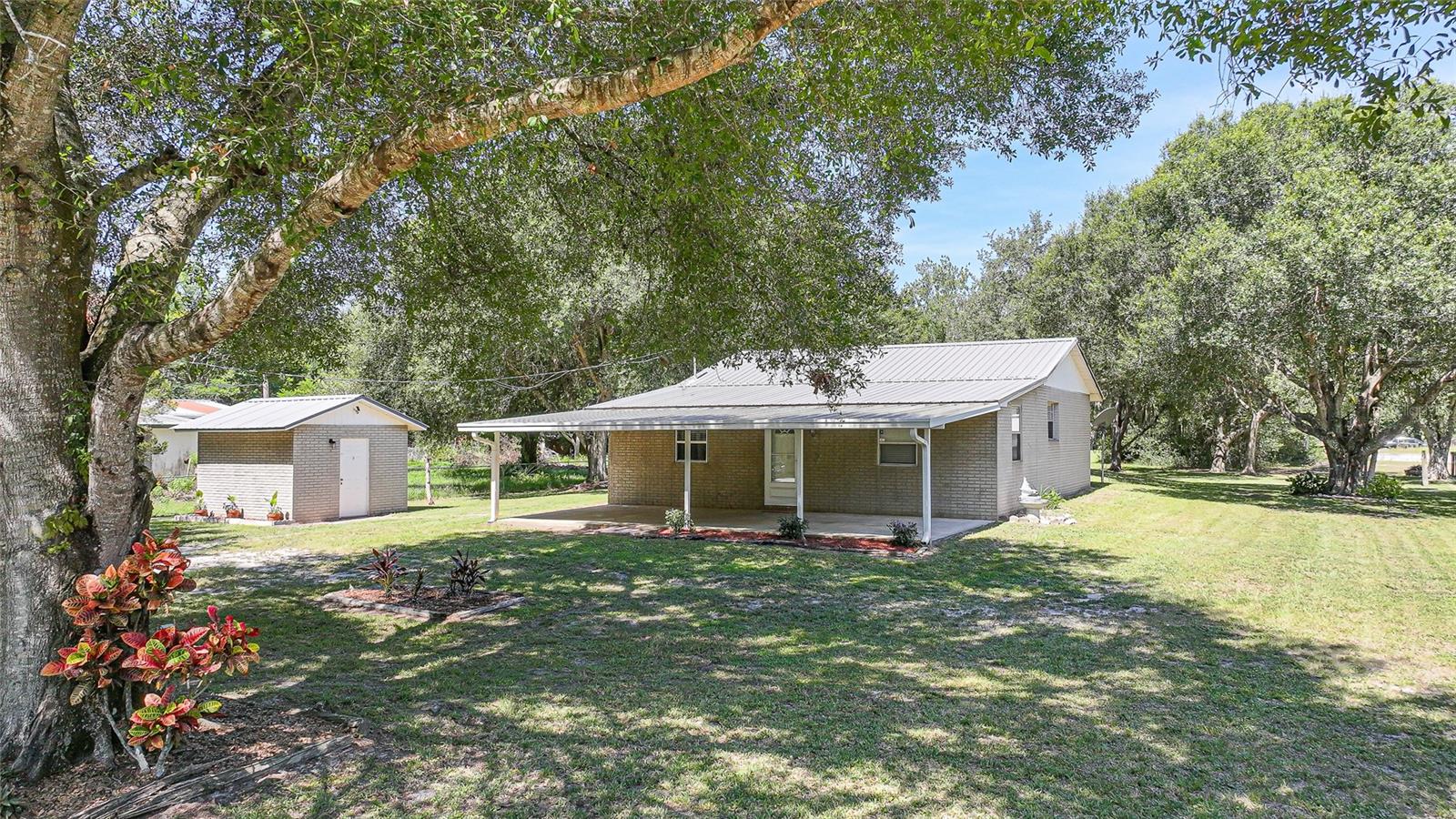 COUNTRY SHORES SEC 01 - Residential