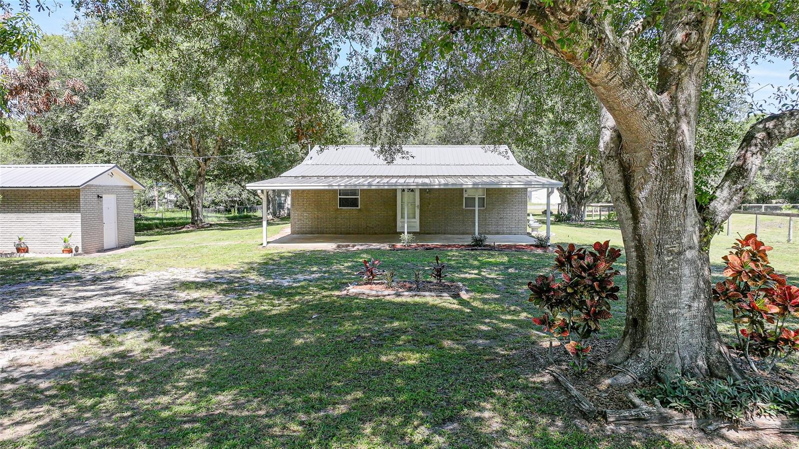 COUNTRY SHORES SEC 01 - Residential