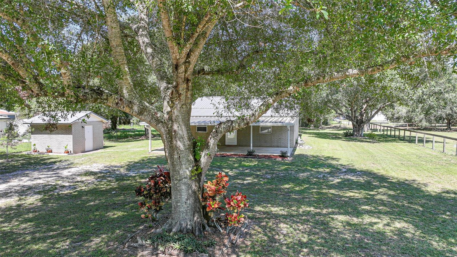 COUNTRY SHORES SEC 01 - Residential
