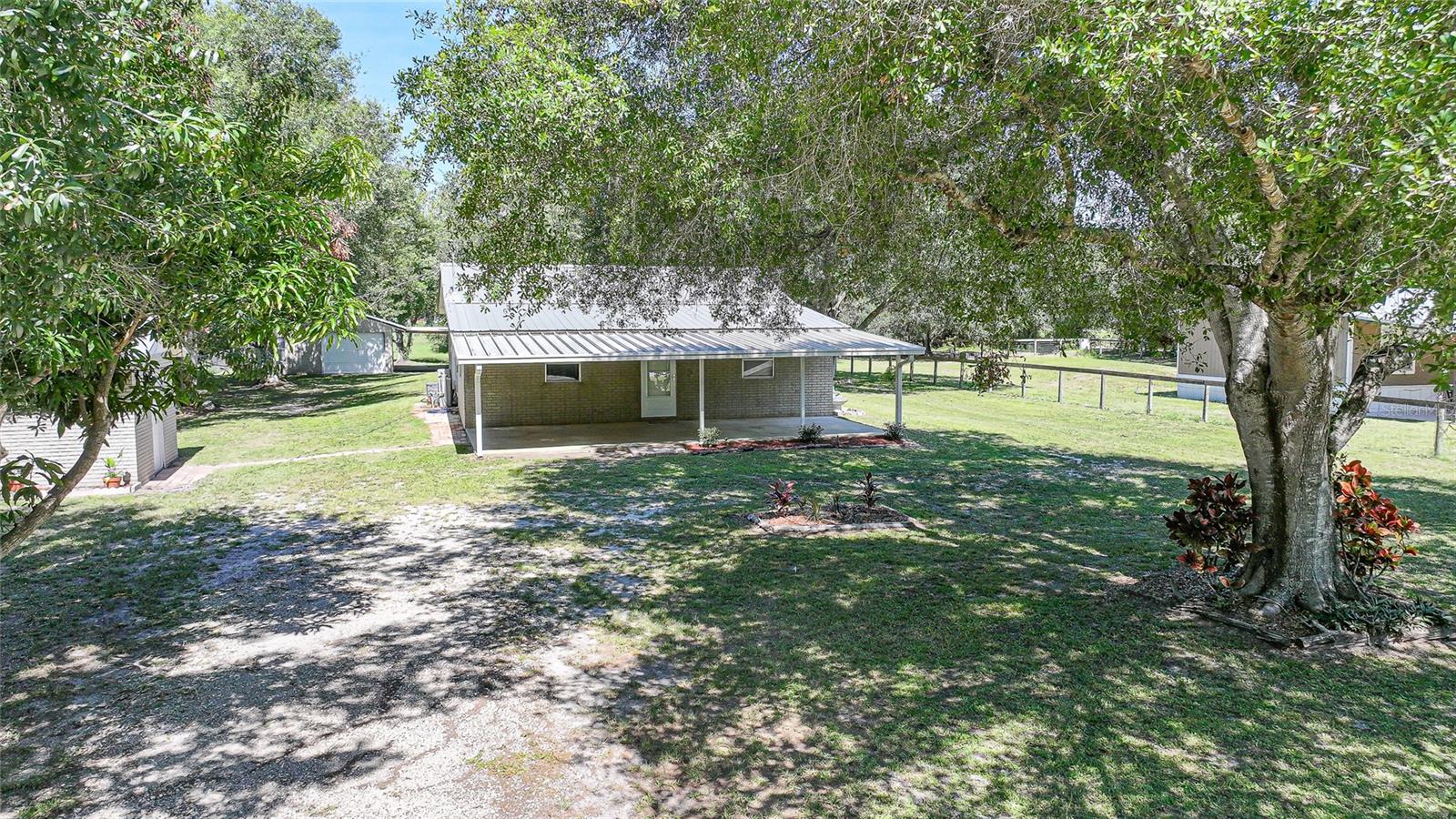 COUNTRY SHORES SEC 01 - Residential
