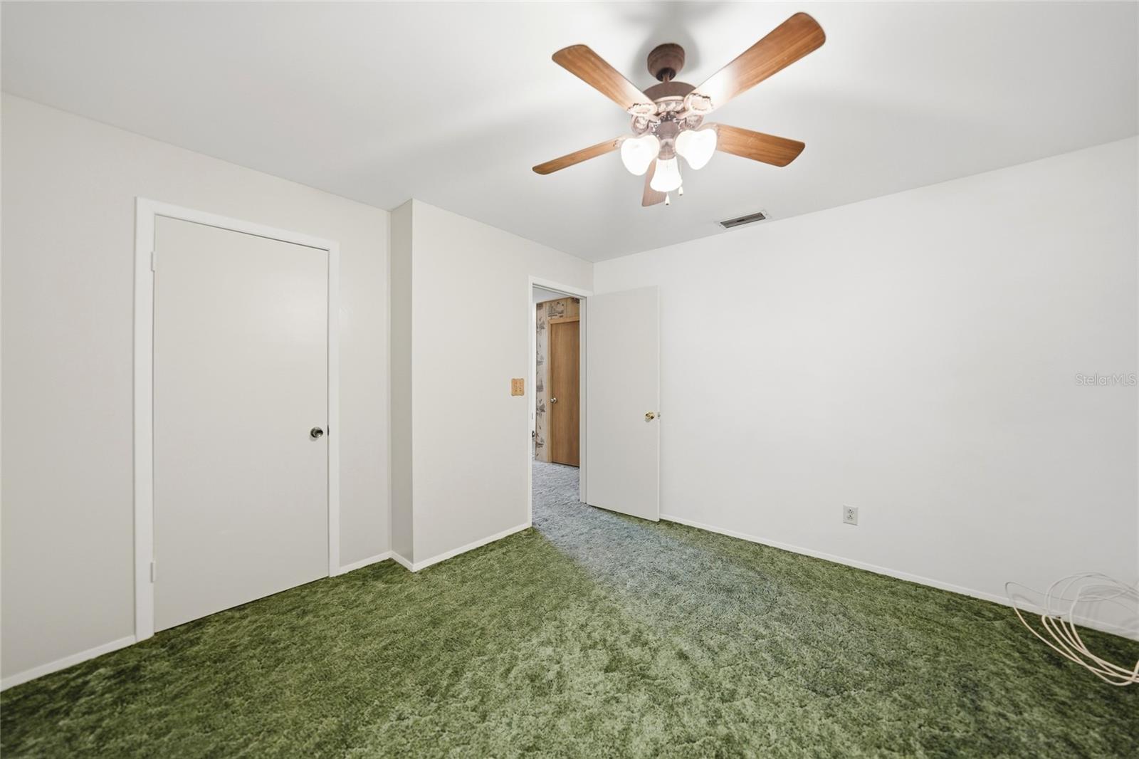 COUNTRY SHORES SEC 01 - Residential