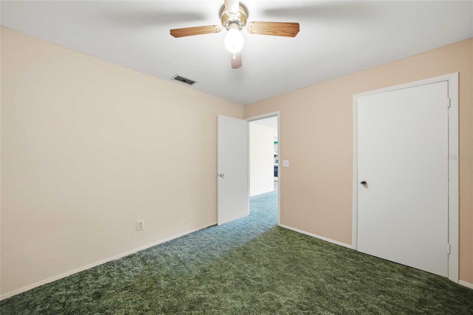 COUNTRY SHORES SEC 01 - Residential