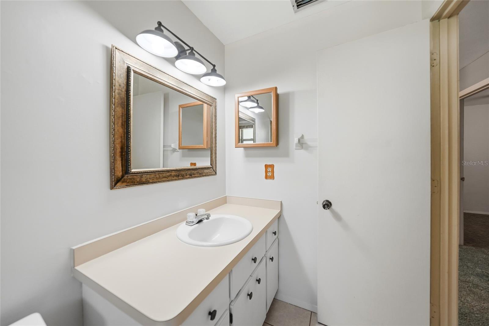 COUNTRY SHORES SEC 01 - Residential