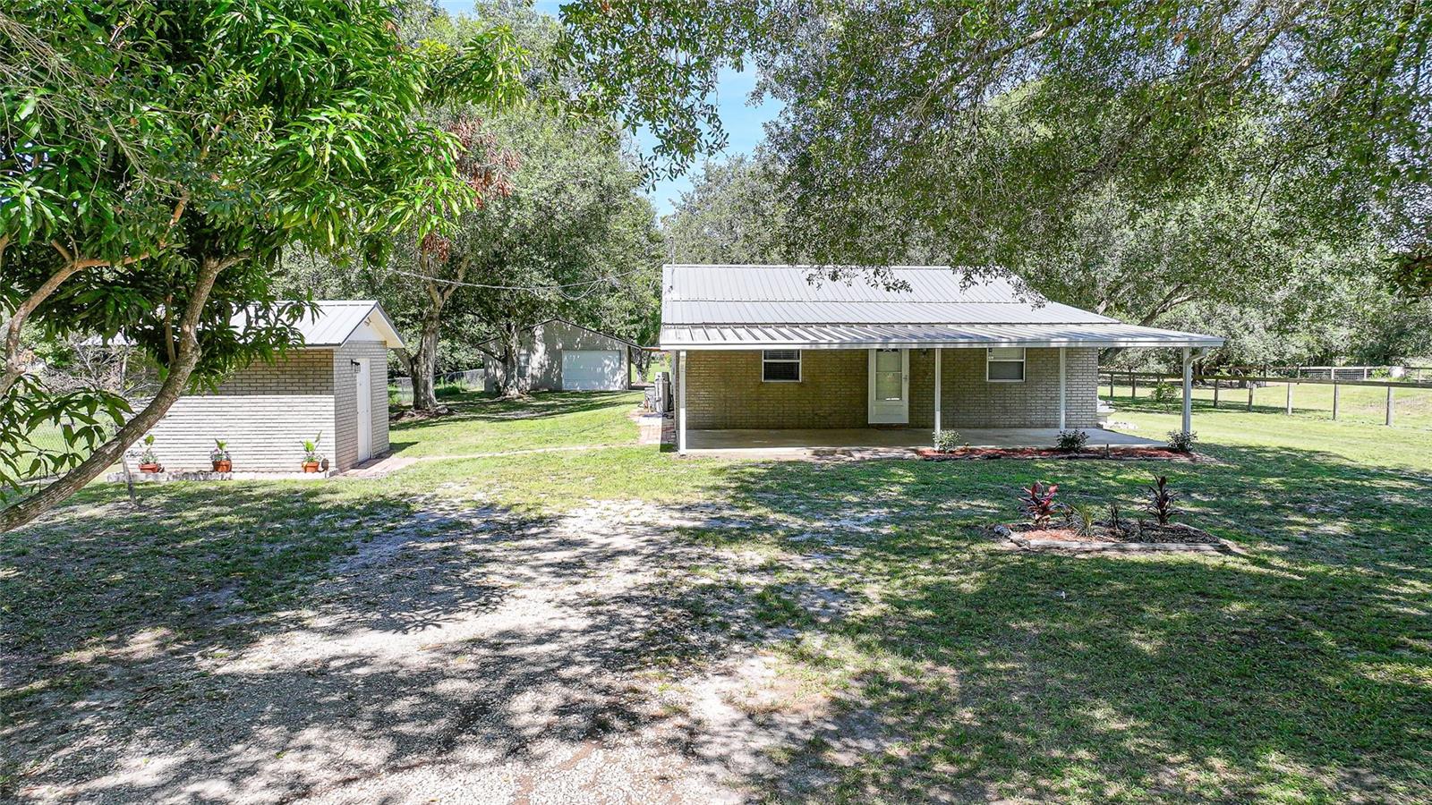 COUNTRY SHORES SEC 01 - Residential