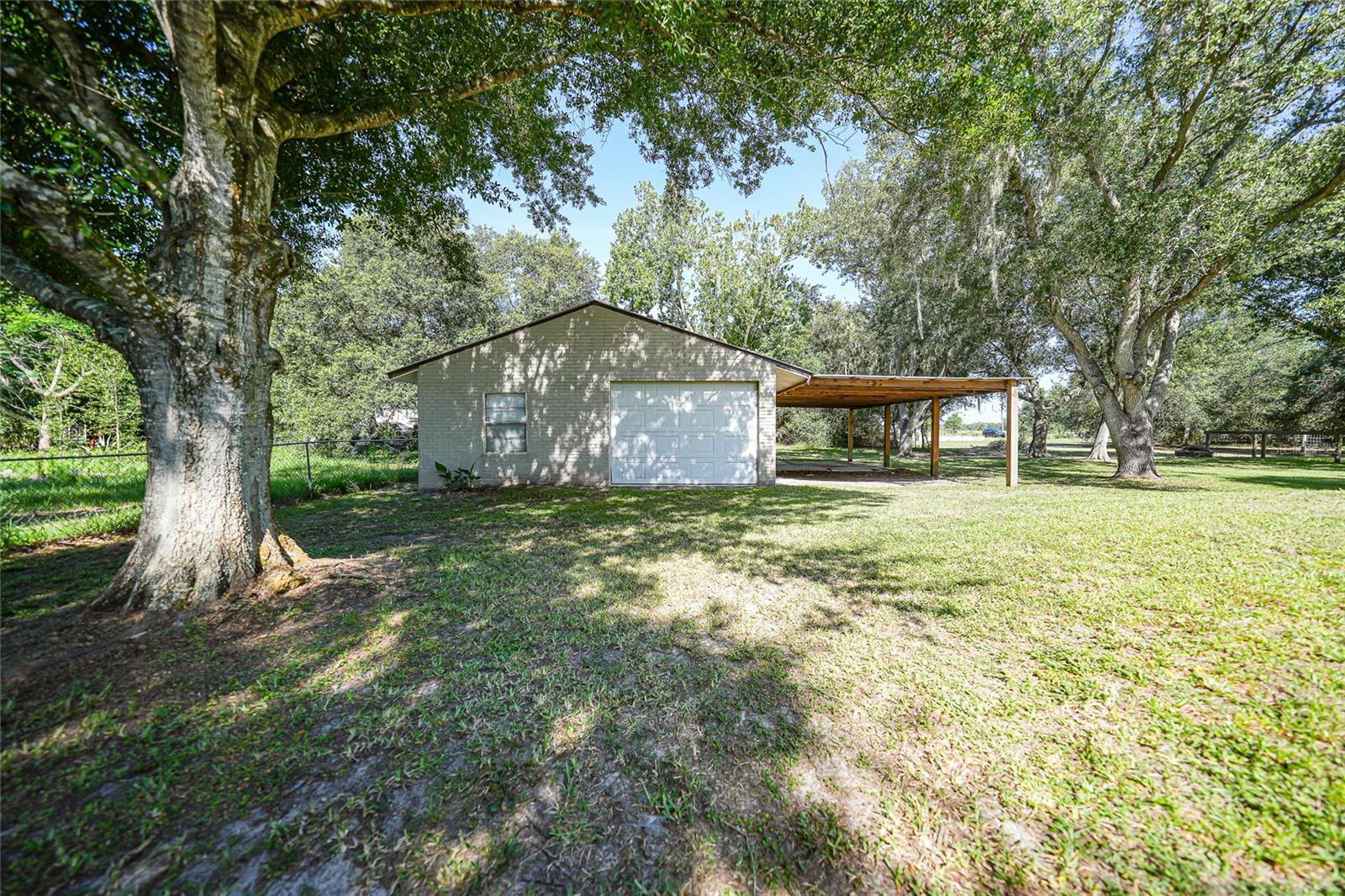 COUNTRY SHORES SEC 01 - Residential