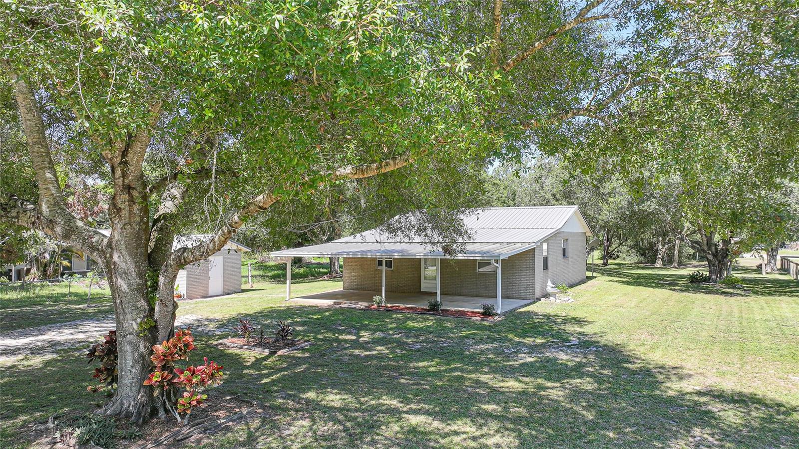 COUNTRY SHORES SEC 01 - Residential