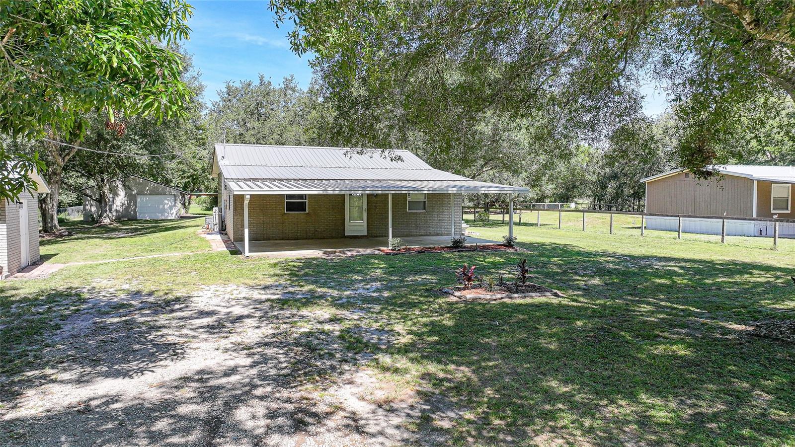 COUNTRY SHORES SEC 01 - Residential