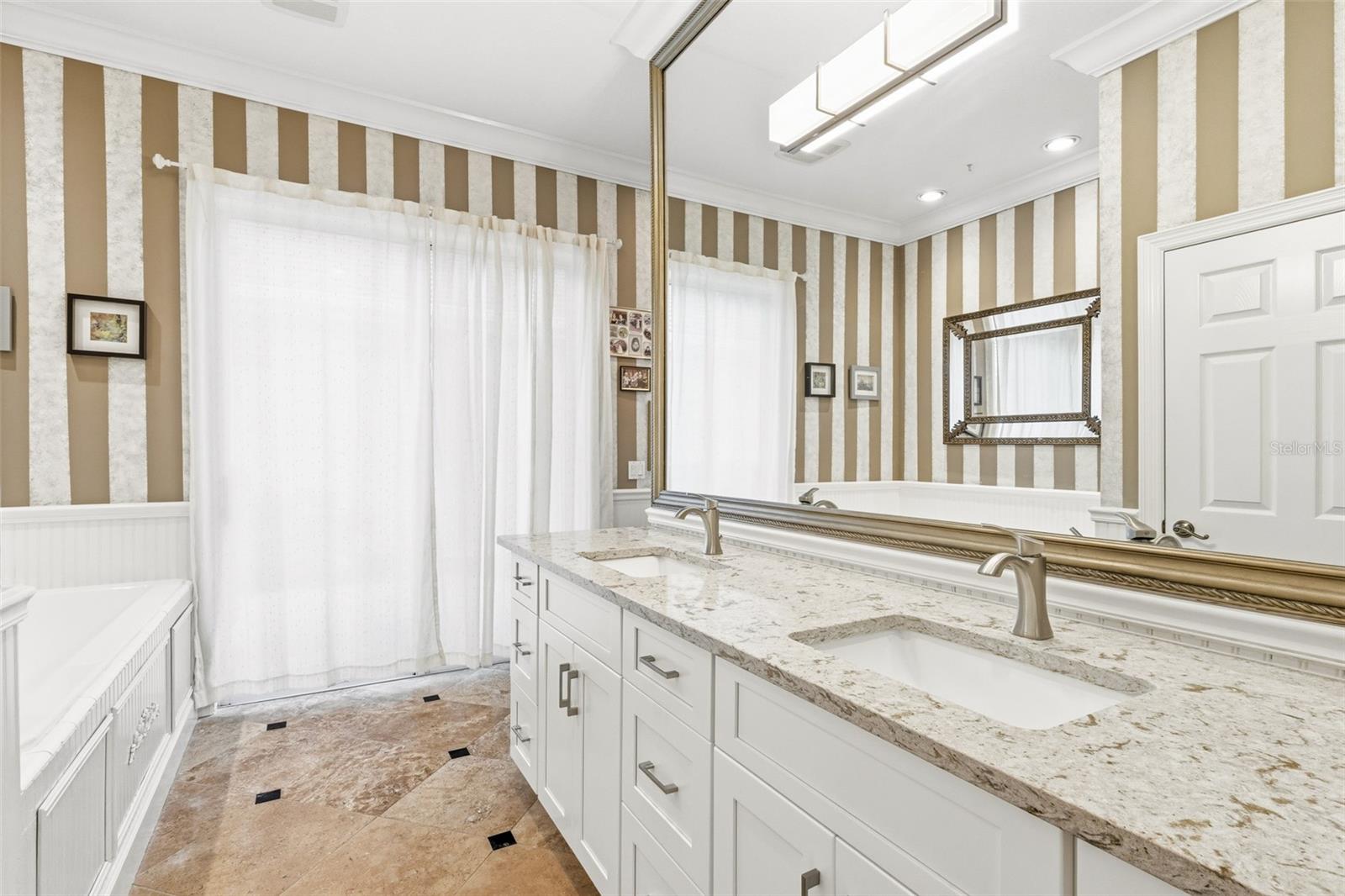 ROSEDALE - Residential