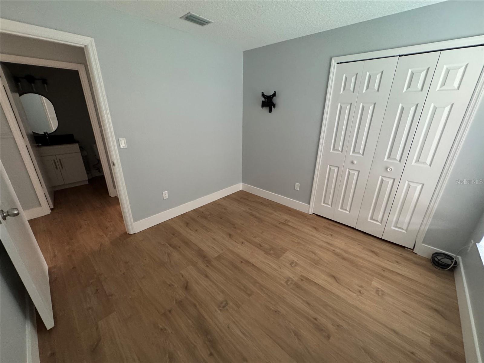 LINDFIELDS UNIT 1 - Residential Lease