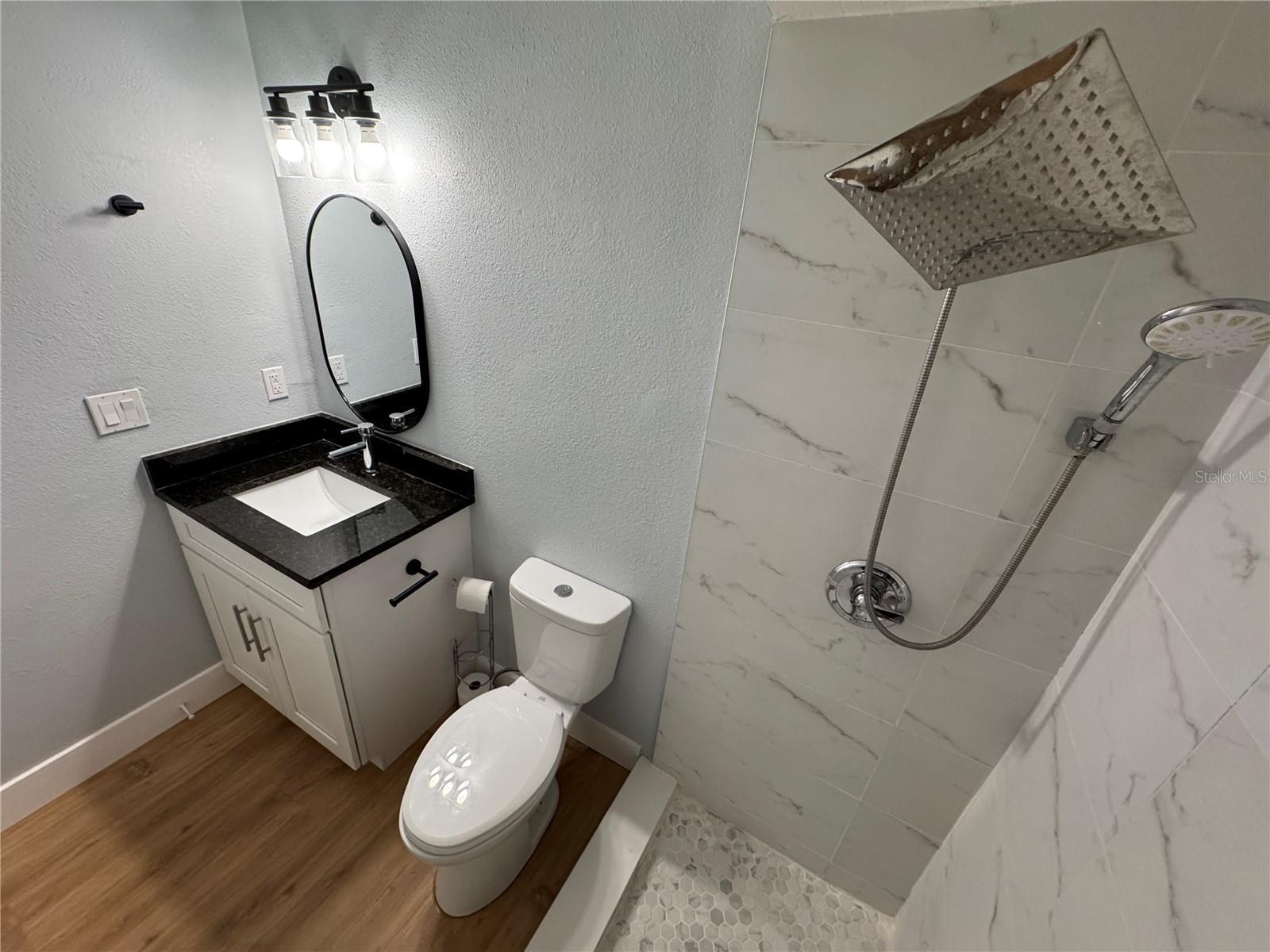 LINDFIELDS UNIT 1 - Residential Lease