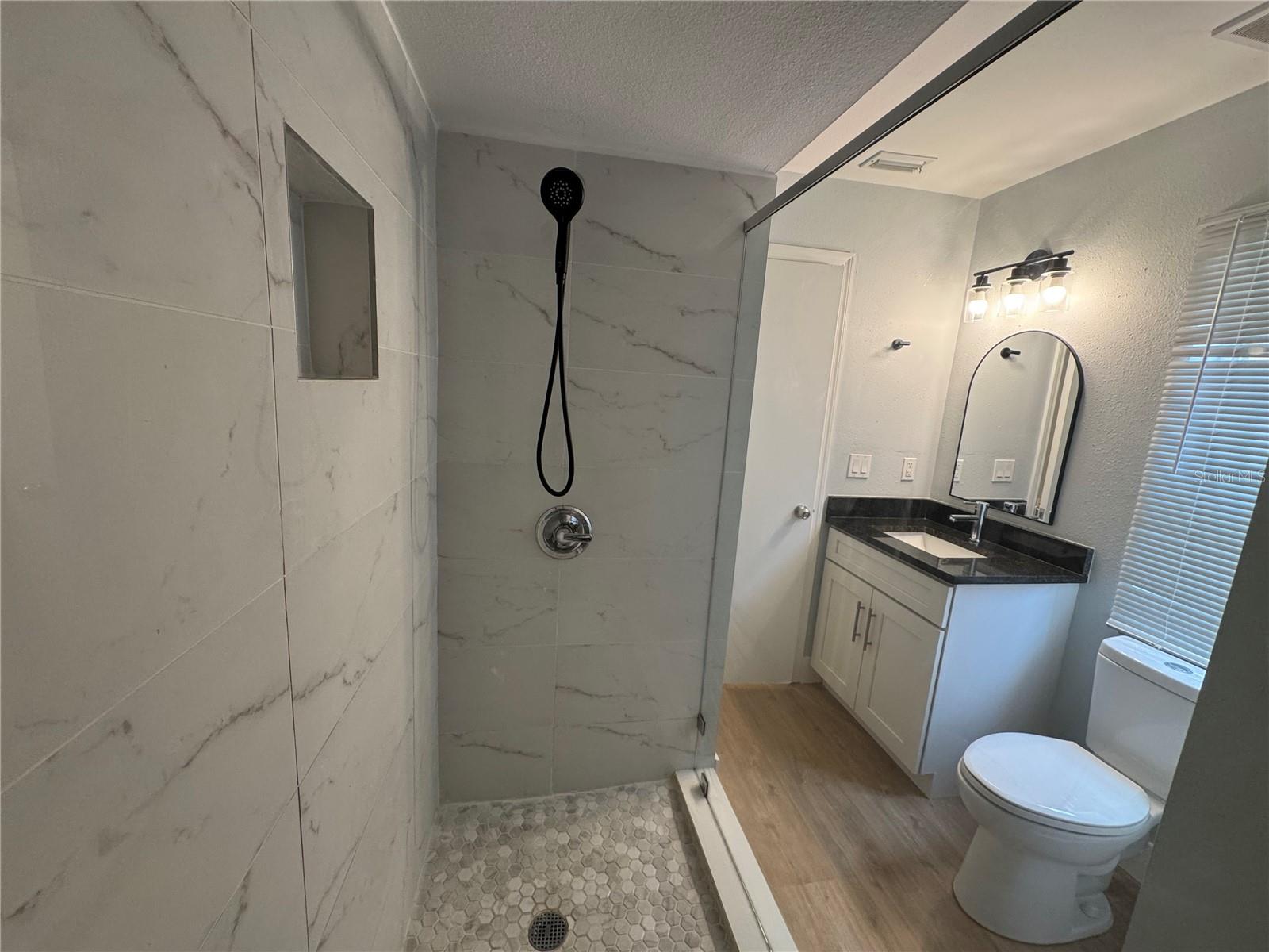 LINDFIELDS UNIT 1 - Residential Lease
