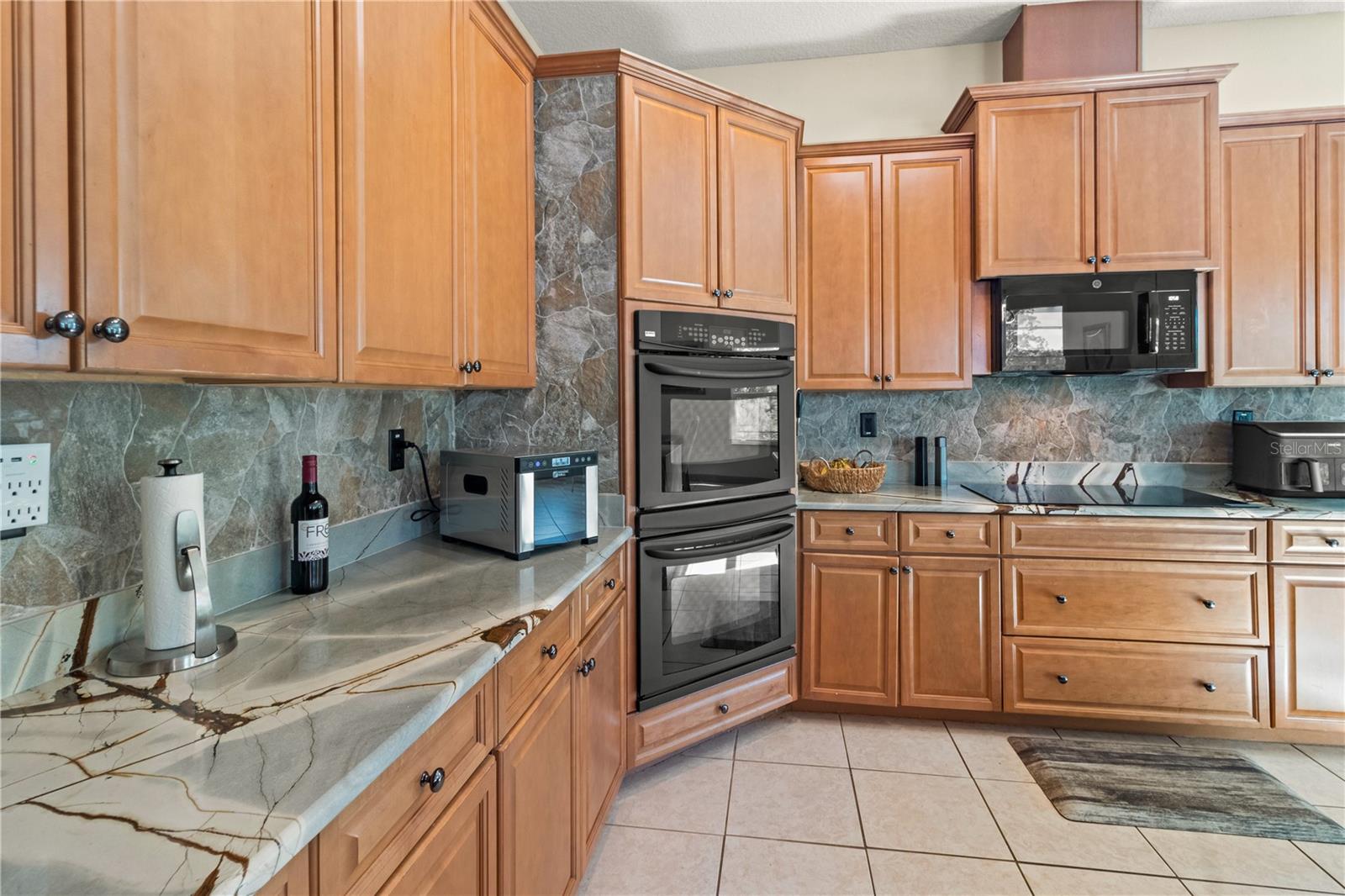 RIVERCHASE - Residential Lease