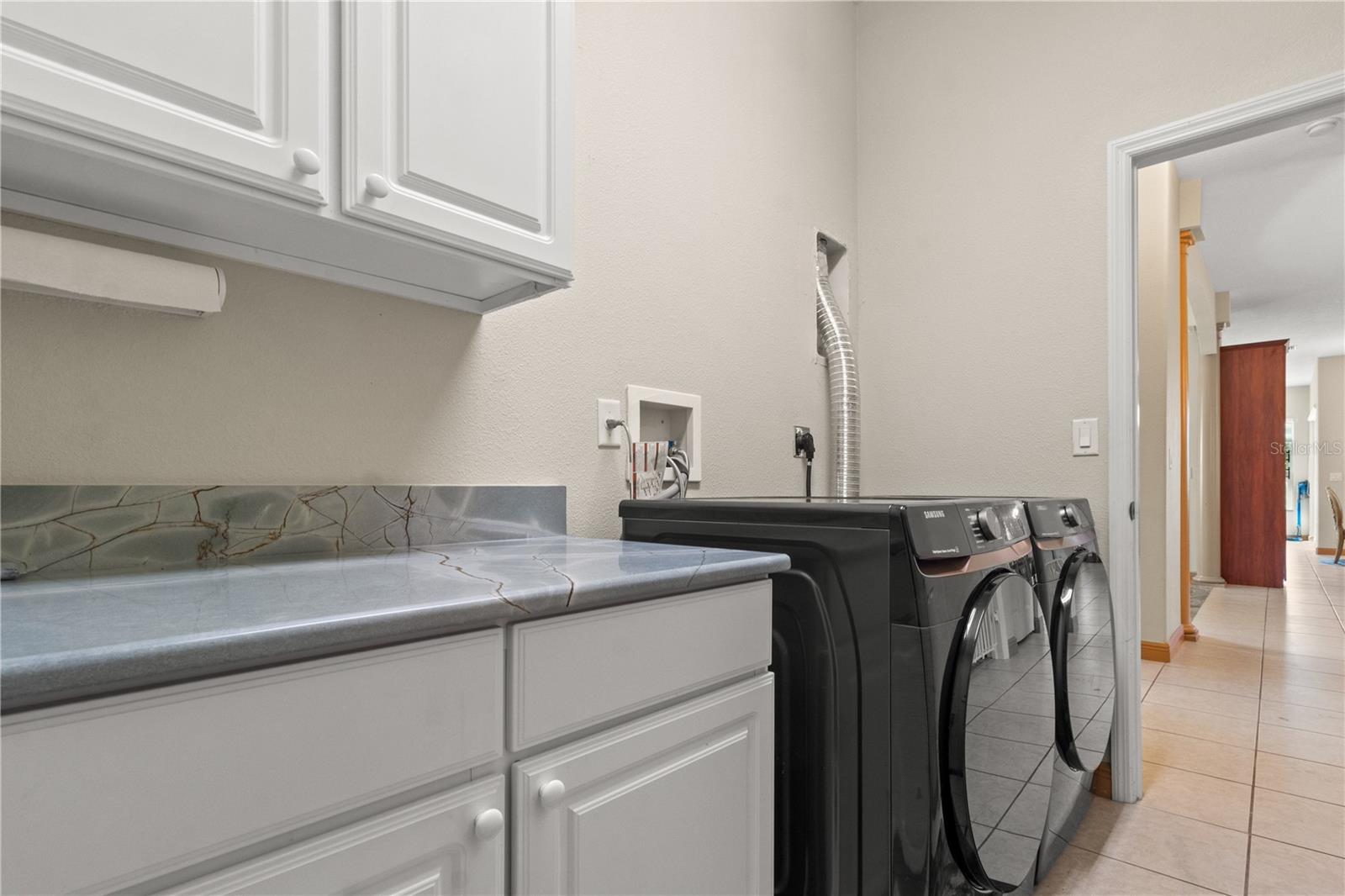 RIVERCHASE - Residential Lease