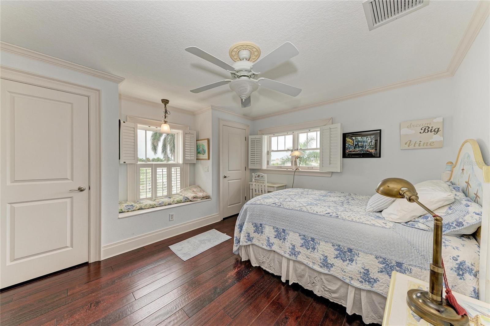 LONGBOAT KEY - Residential