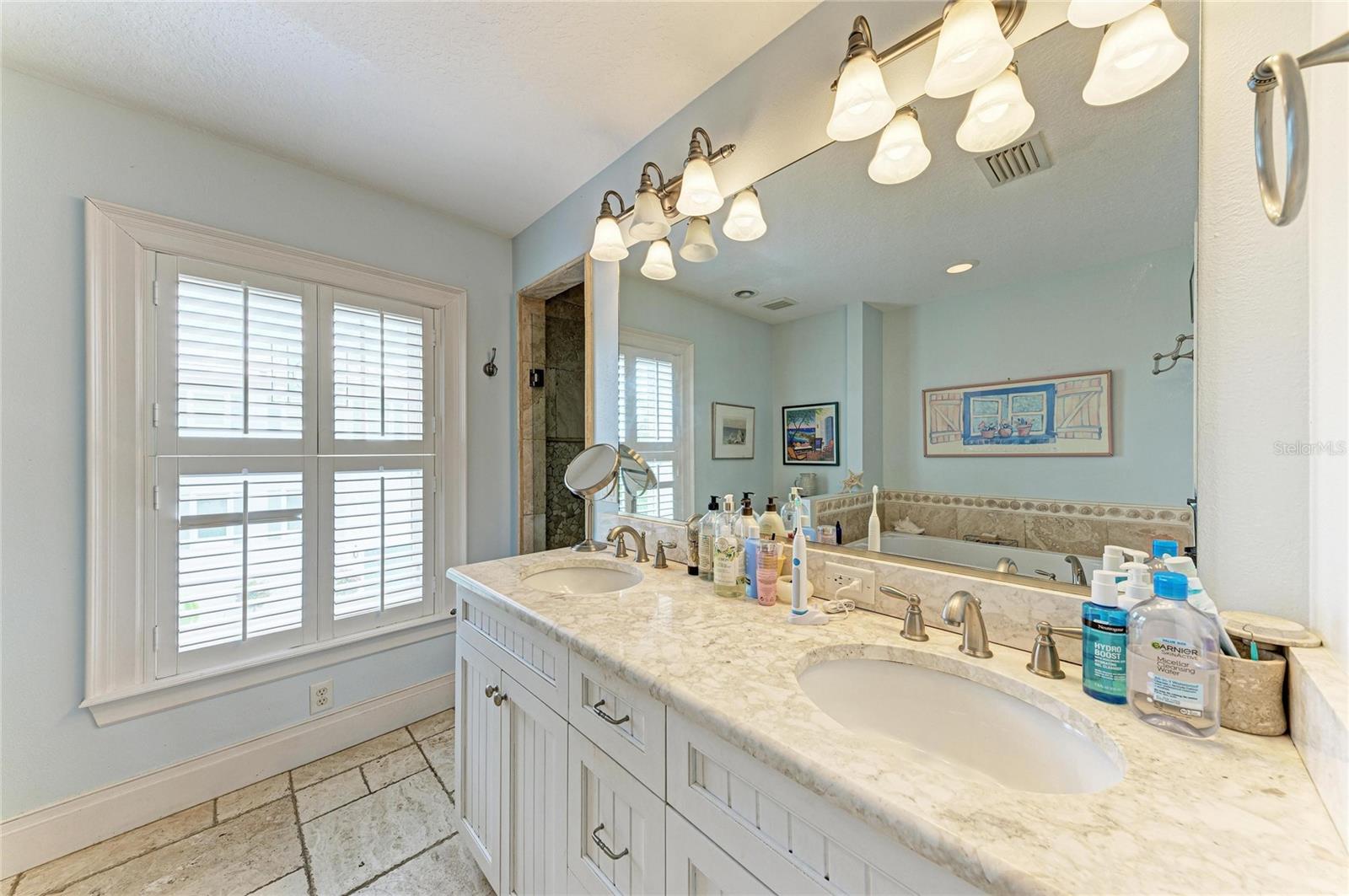 LONGBOAT KEY - Residential