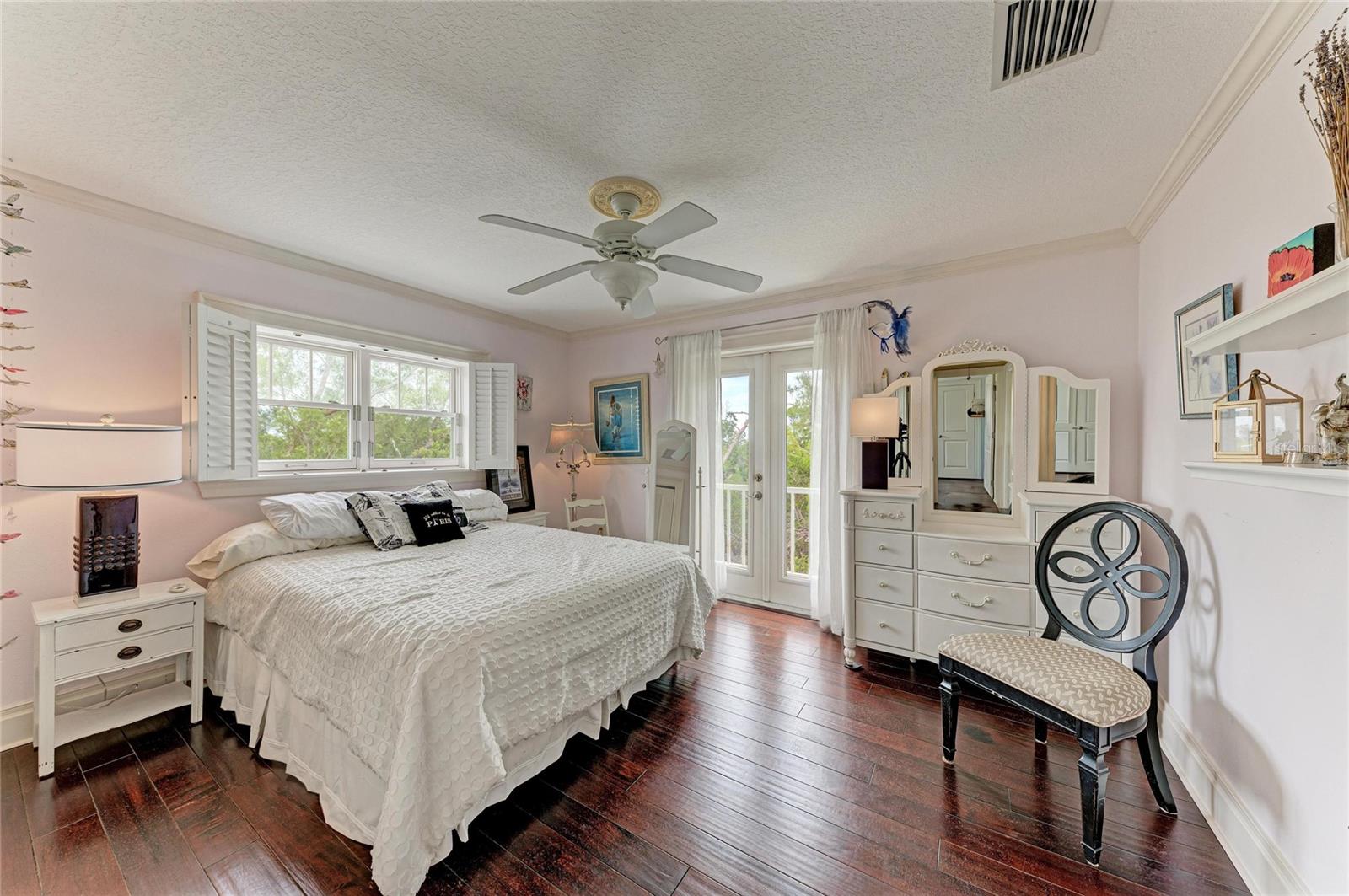 LONGBOAT KEY - Residential
