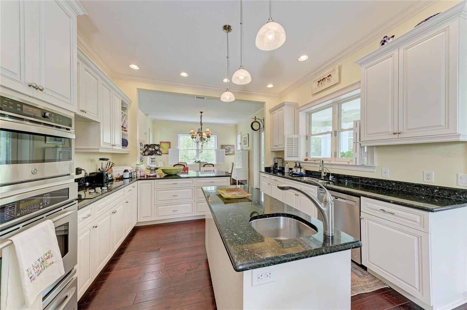 LONGBOAT KEY - Residential