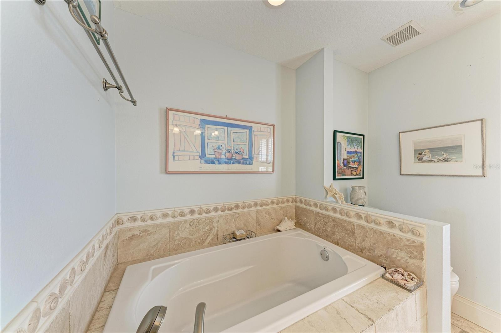 LONGBOAT KEY - Residential