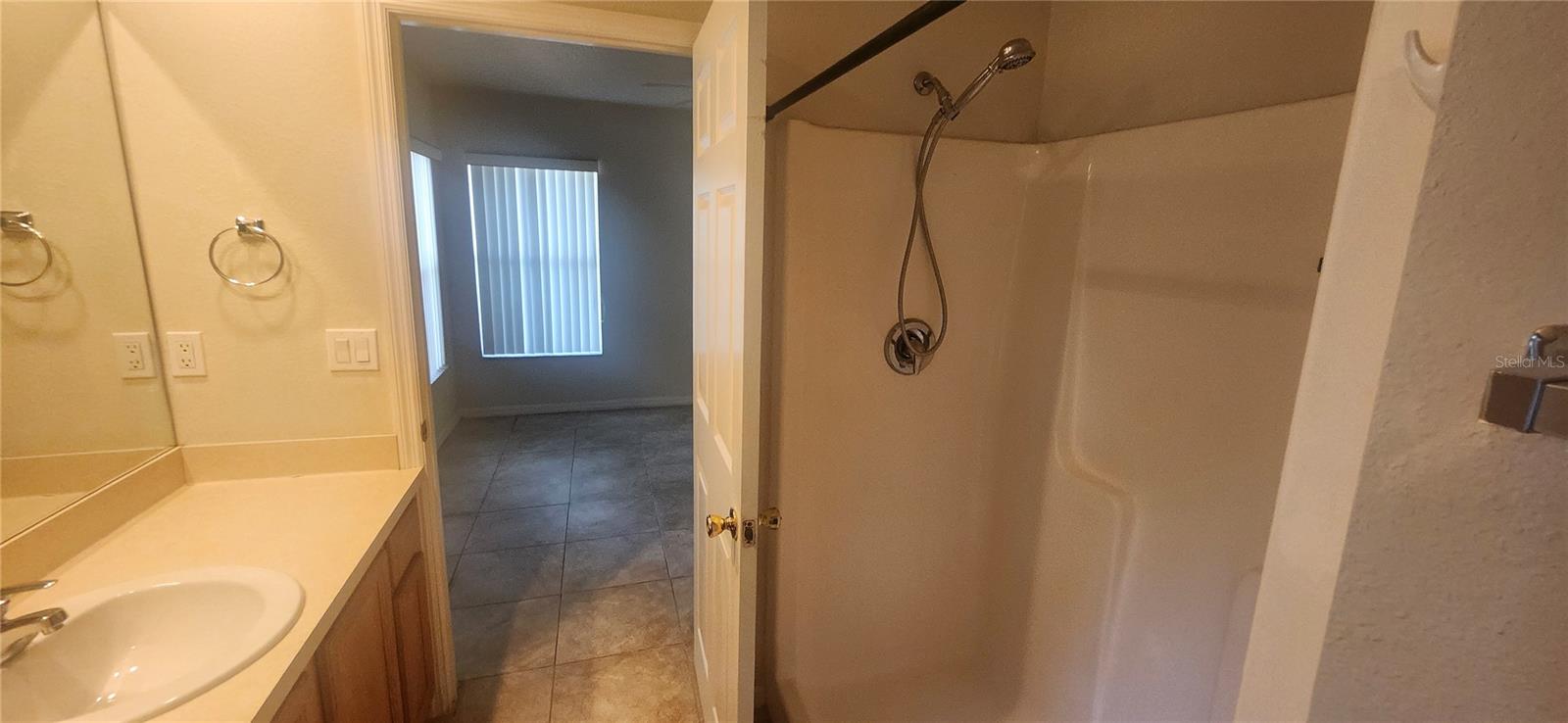 SPRING HILL - Residential Income