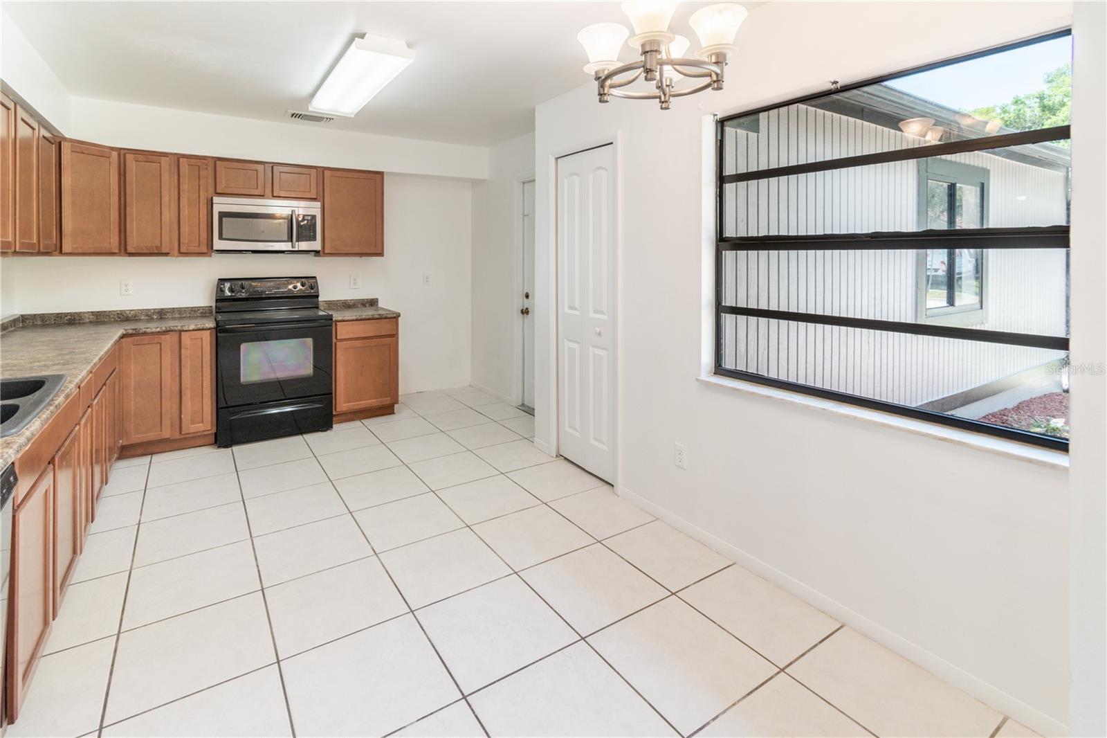 FOREST OAKS - Residential