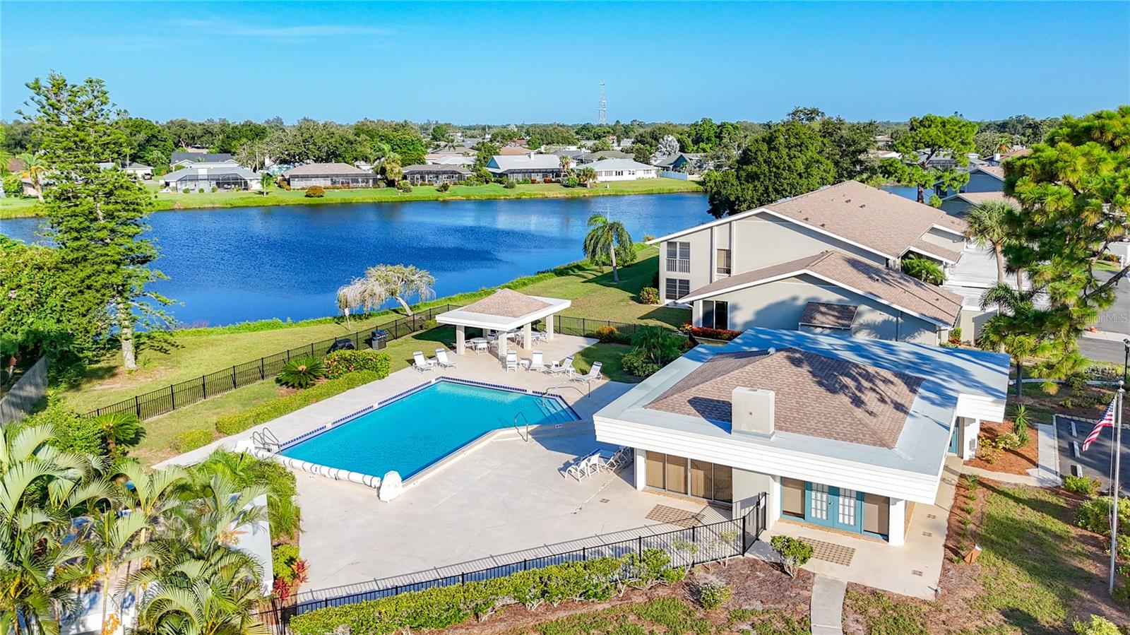 PINEBROOK LAKE CLUB PH 1 - Residential