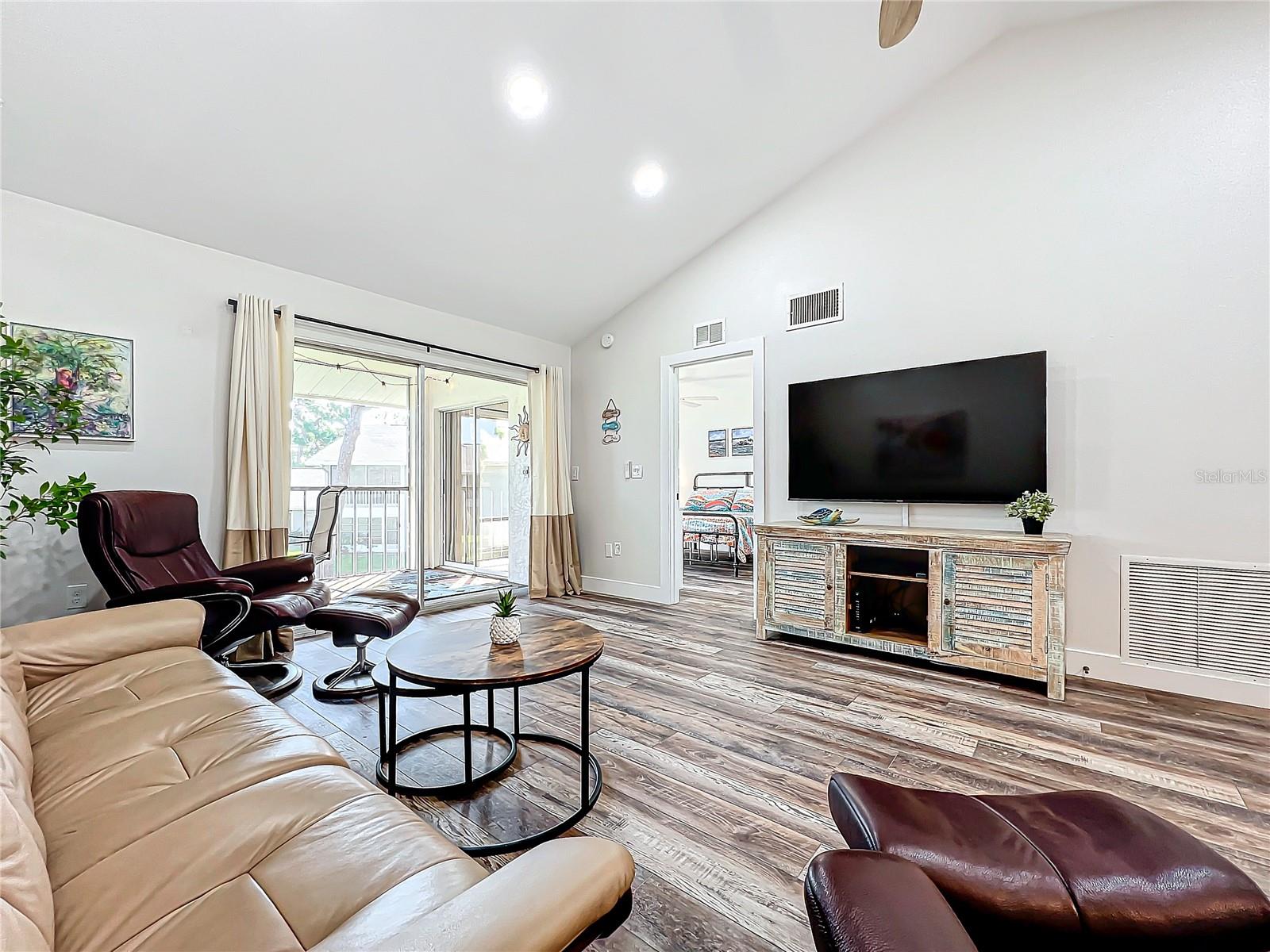 PINEBROOK LAKE CLUB PH 1 - Residential